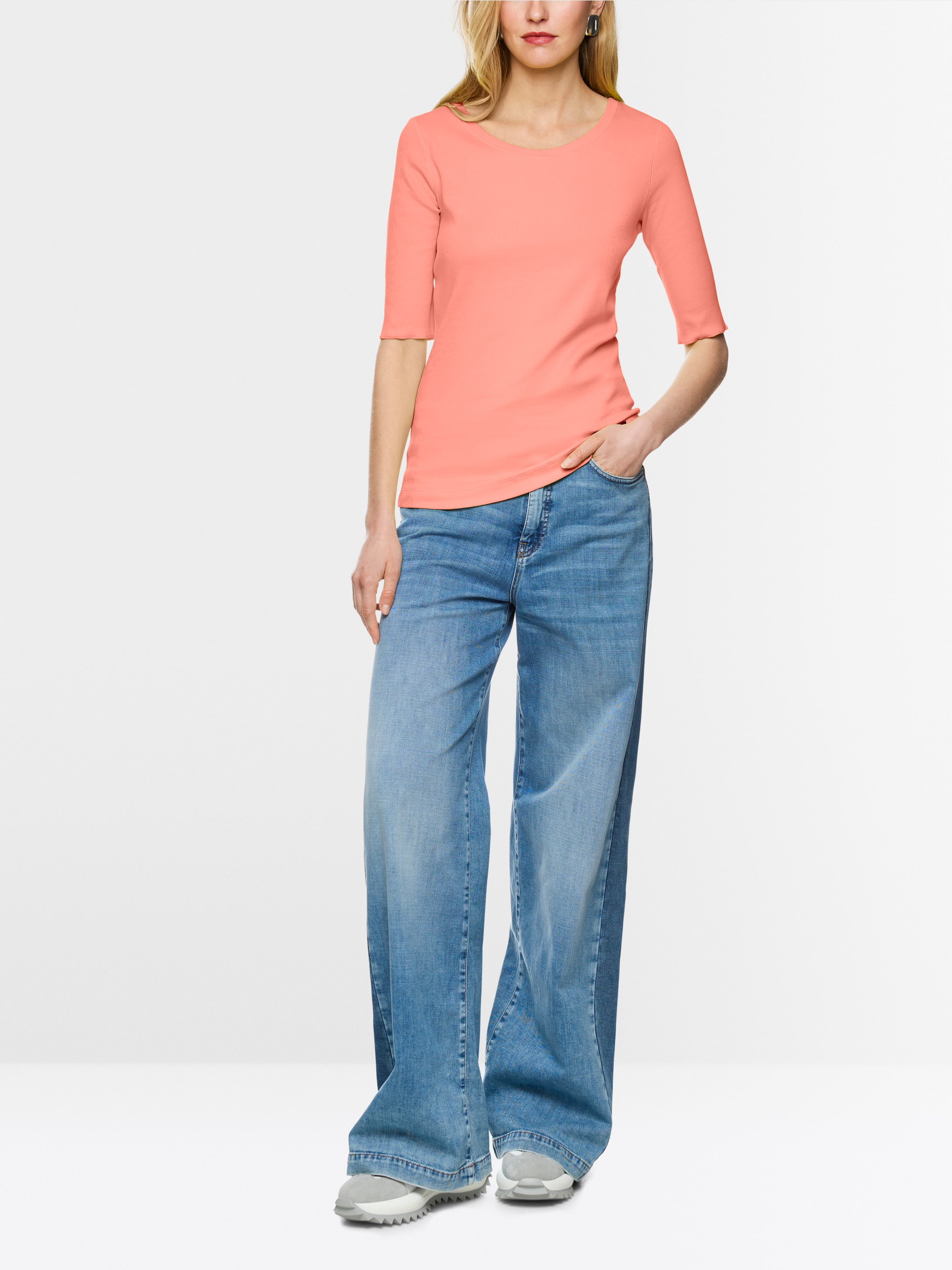 Slim-fit T-shirt with 3/4 sleeves