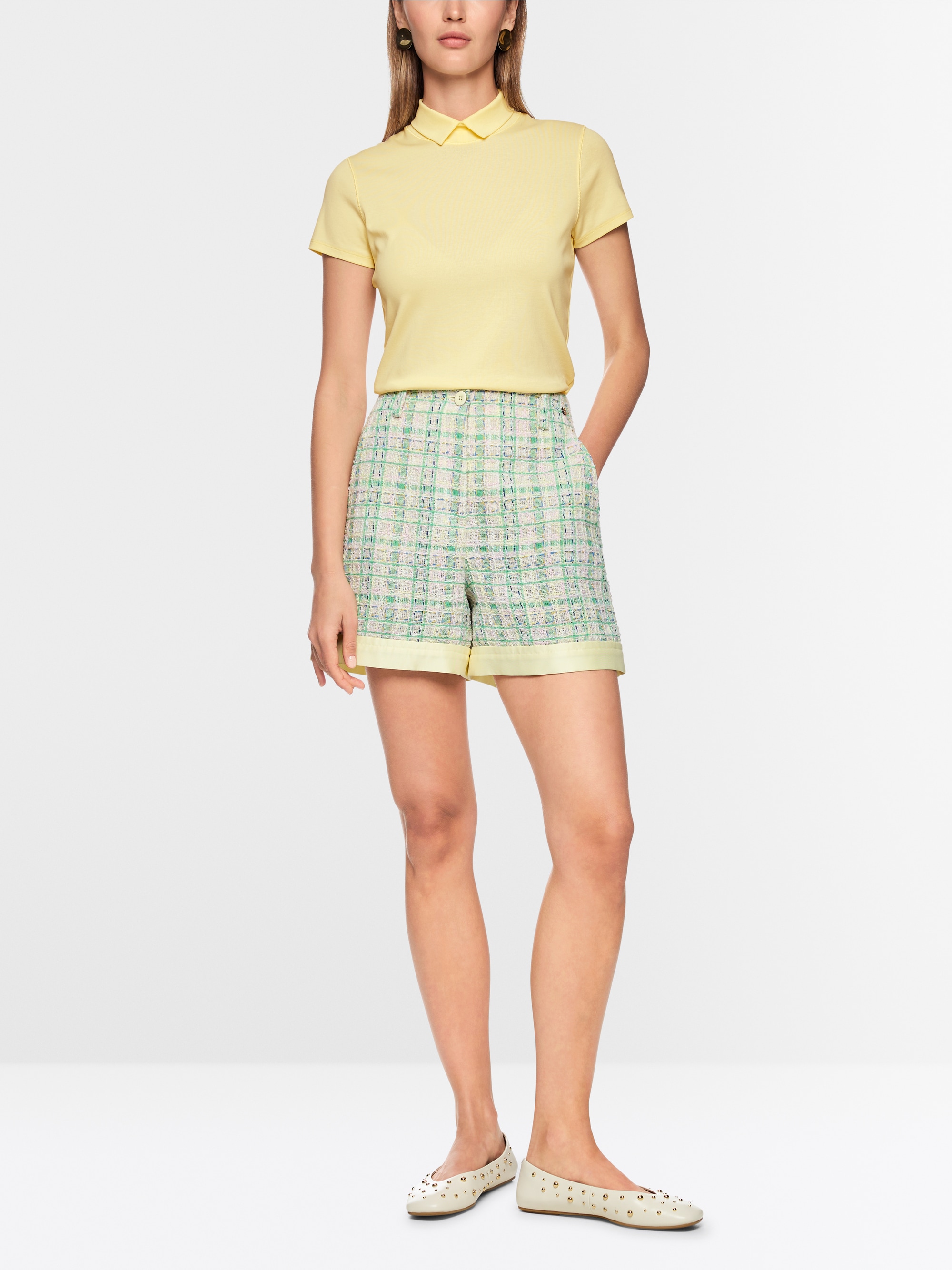 Plain T-shirt with short sleeves