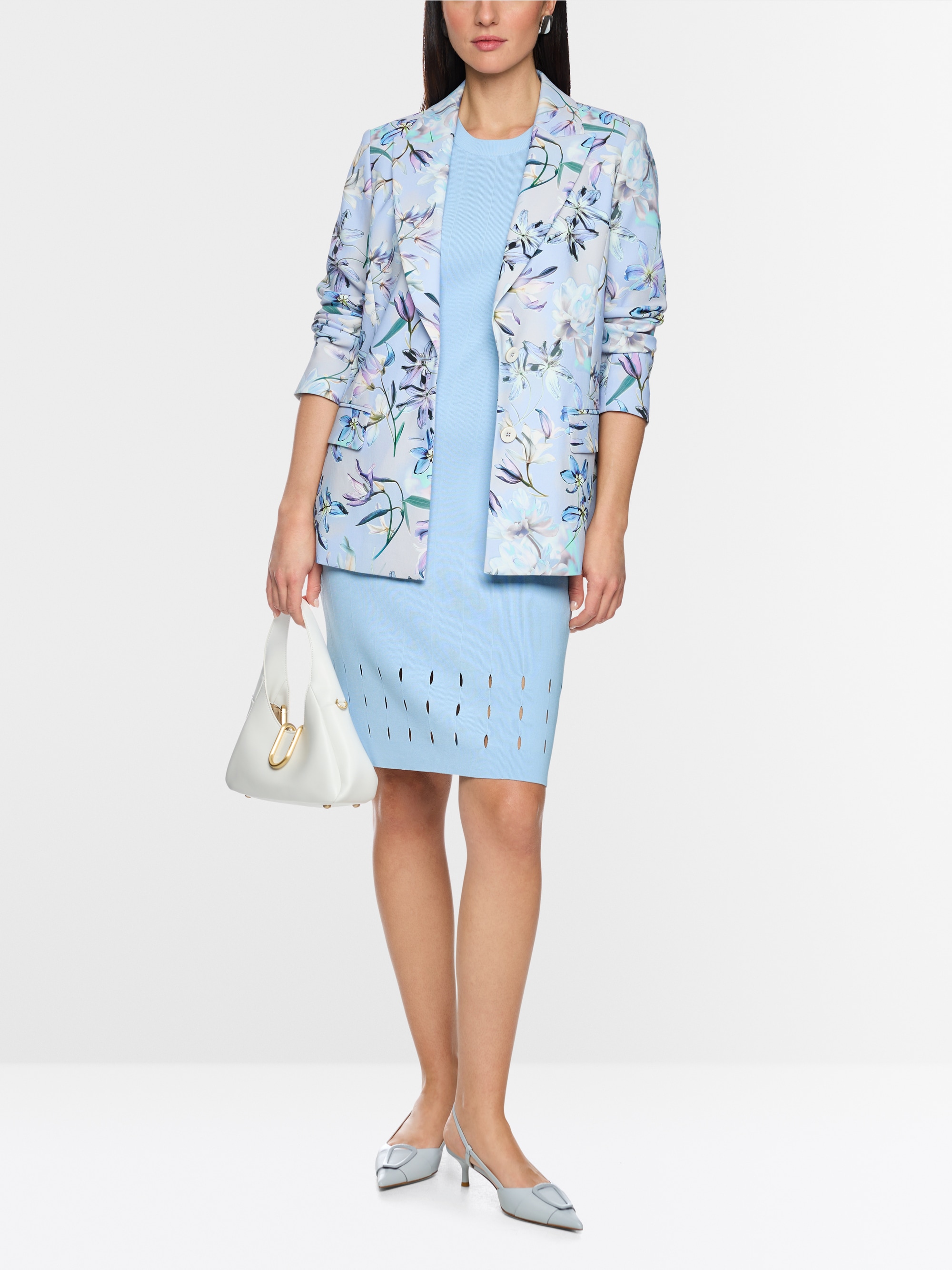 Sleeveless dress with cut-outs