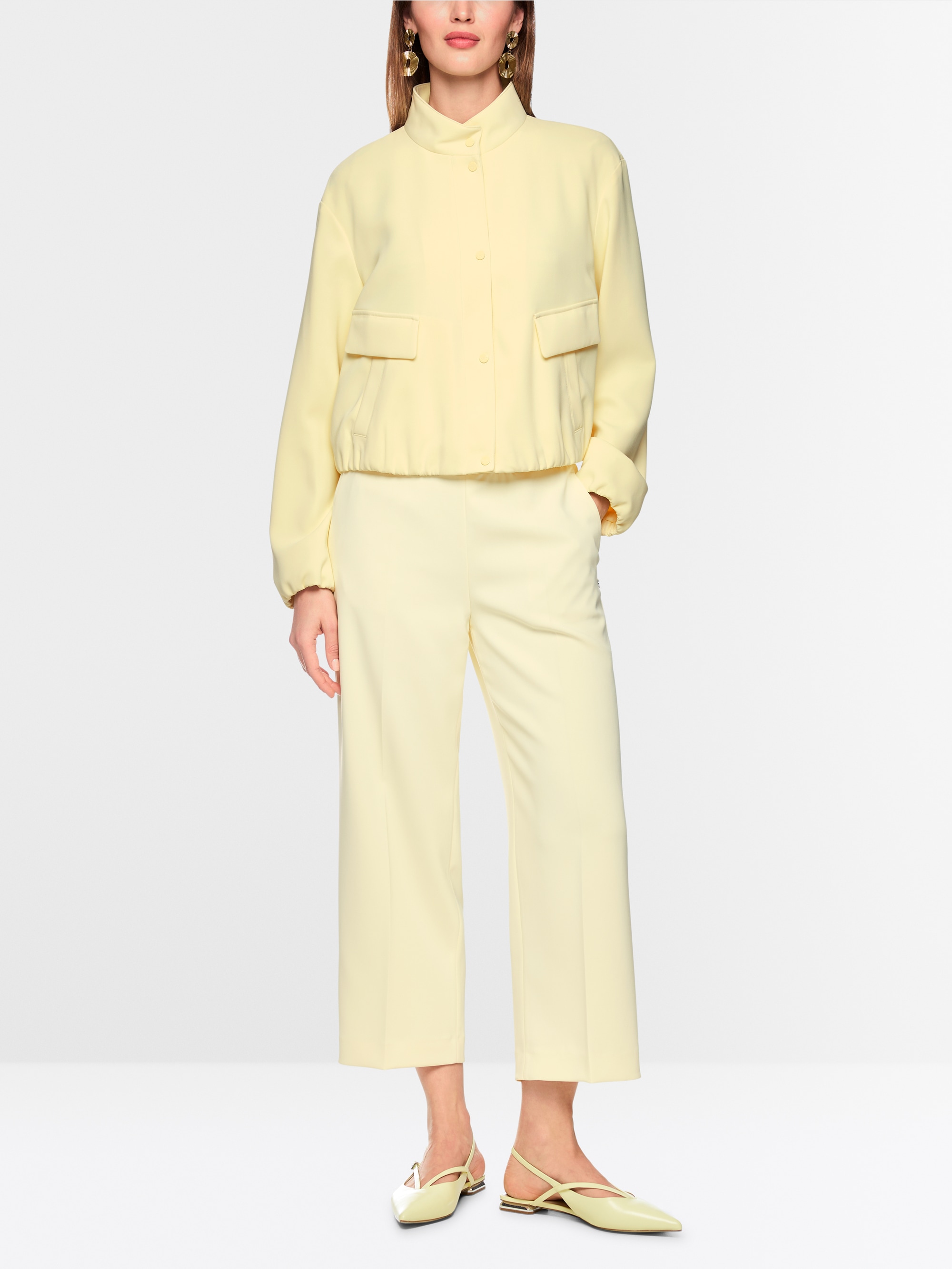 Jacket with small stand-up collar