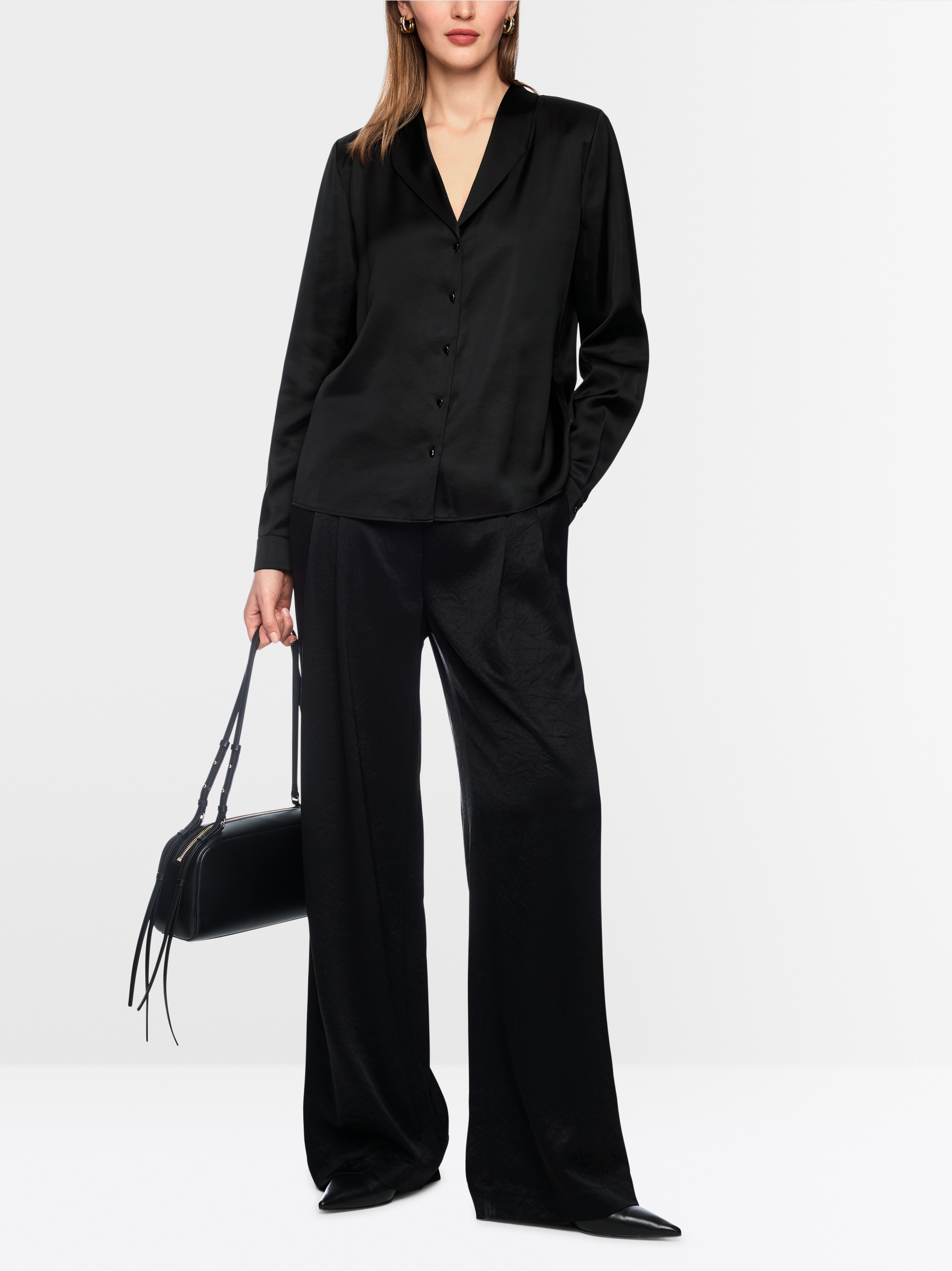 Blouse with lapel collar