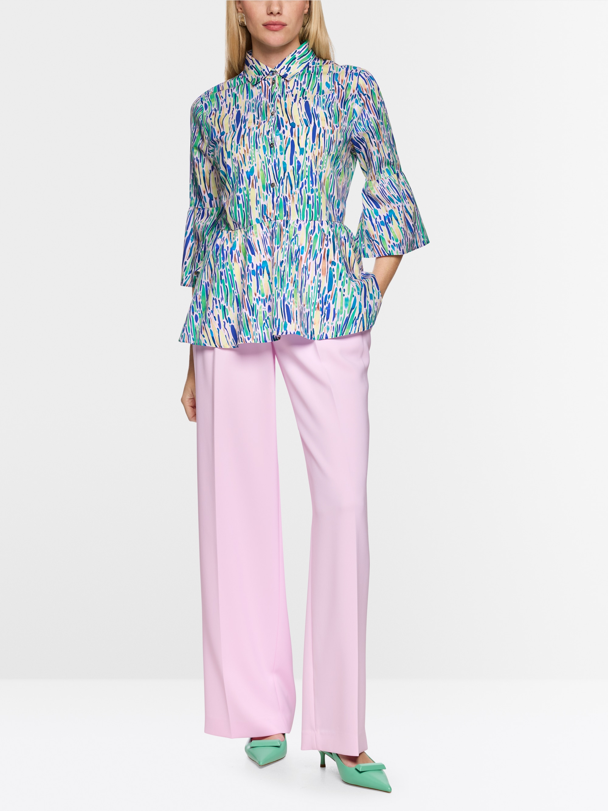 Feminine blouse with confetti print