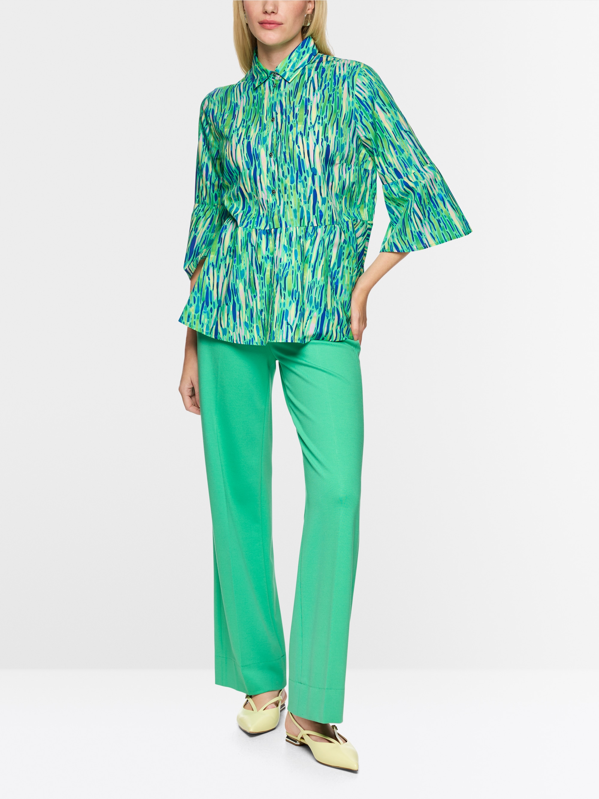 Feminine blouse with confetti print