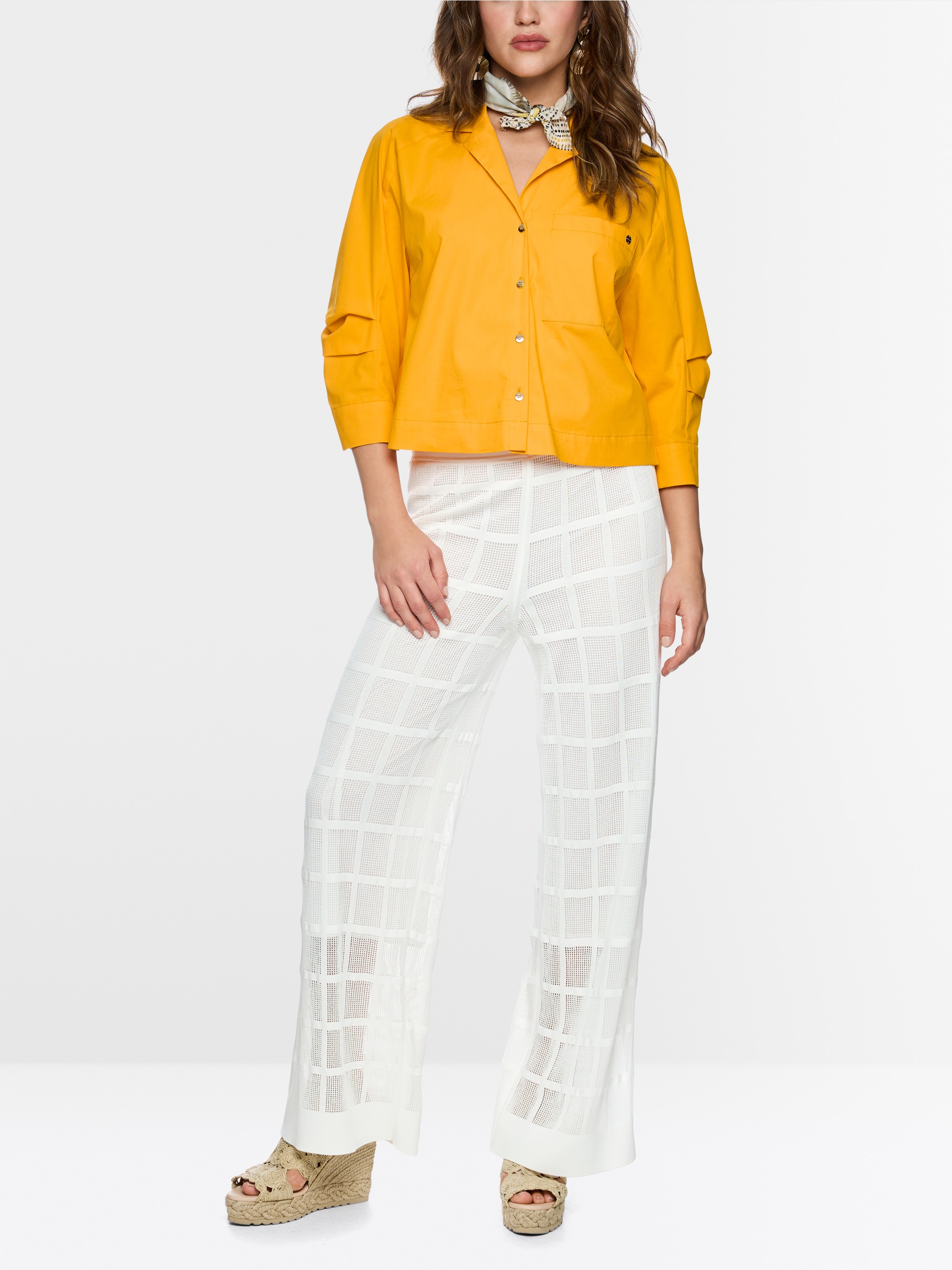 Casual cropped blouse