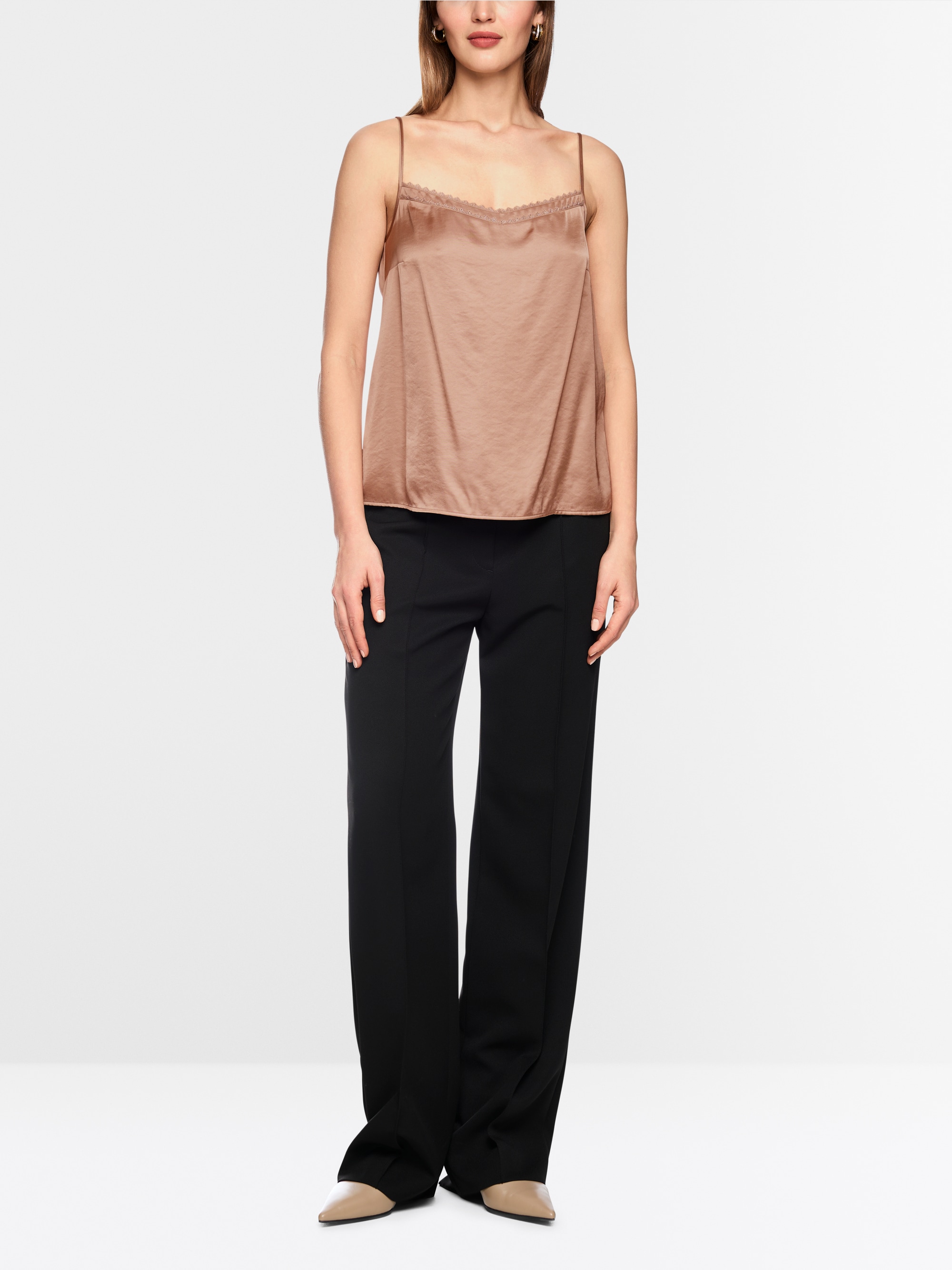 Top élégant à bretelles avec dentelle