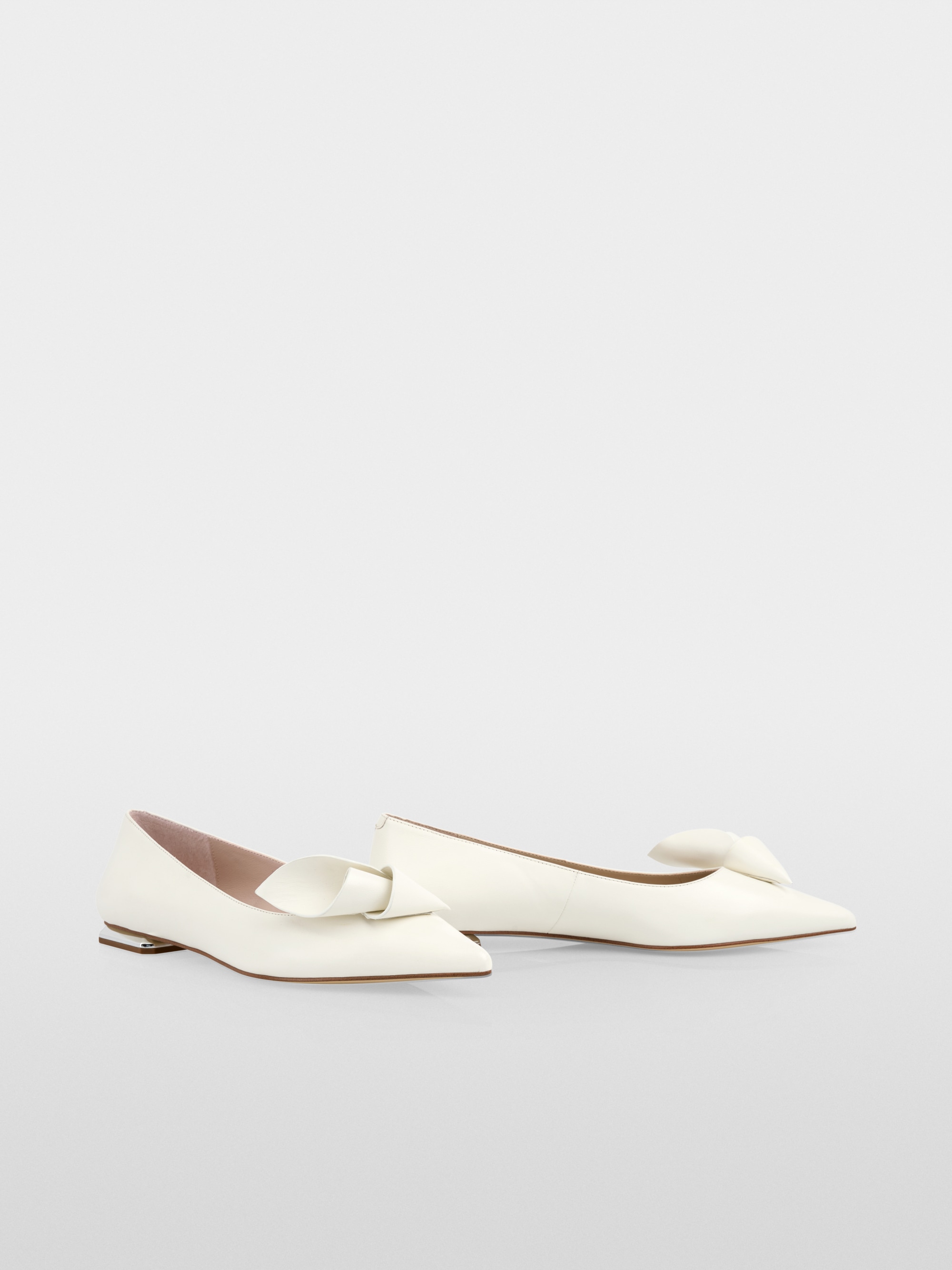 Leather flat ballerinas with calla lily
