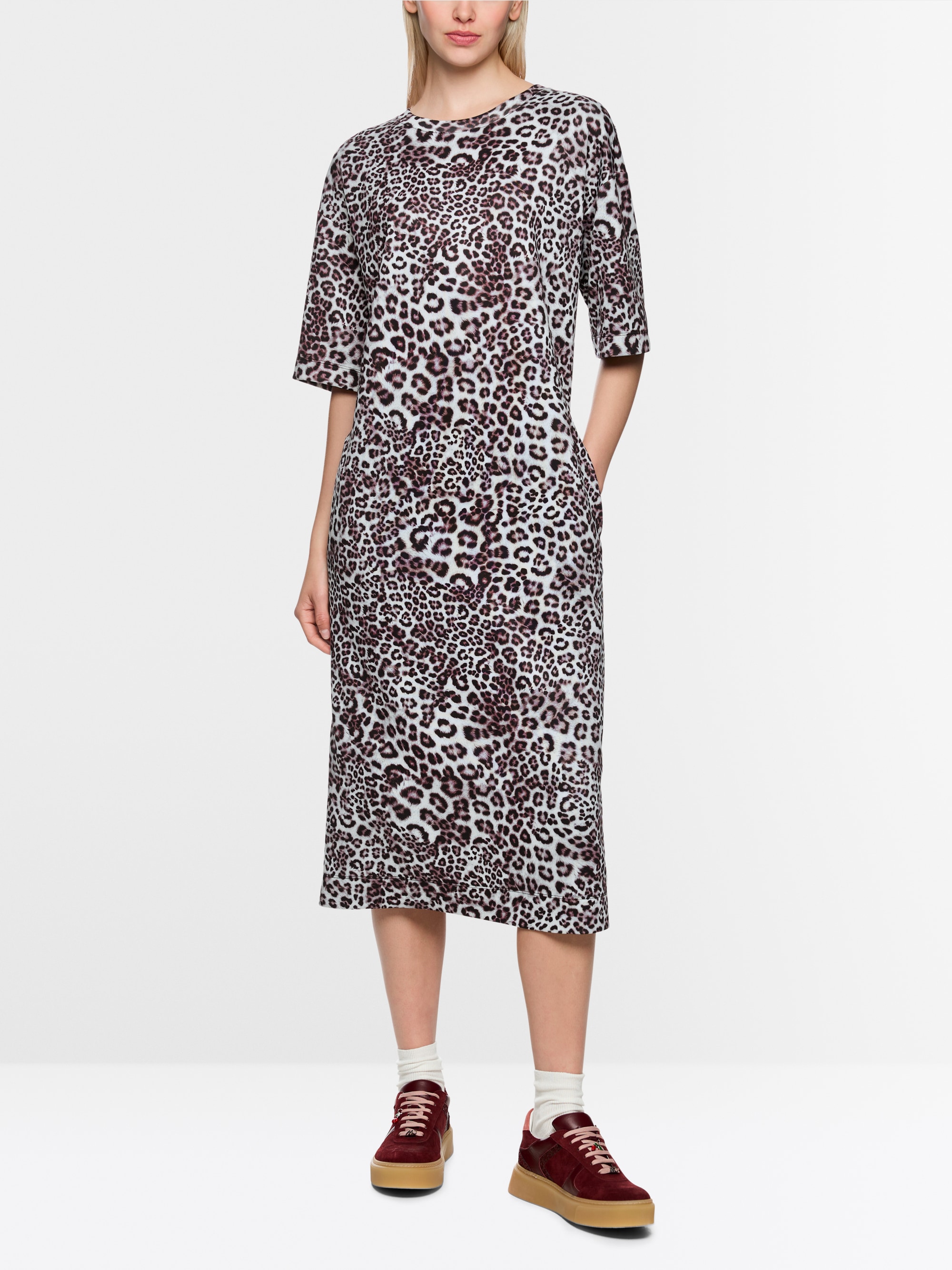 Dress with leopard print