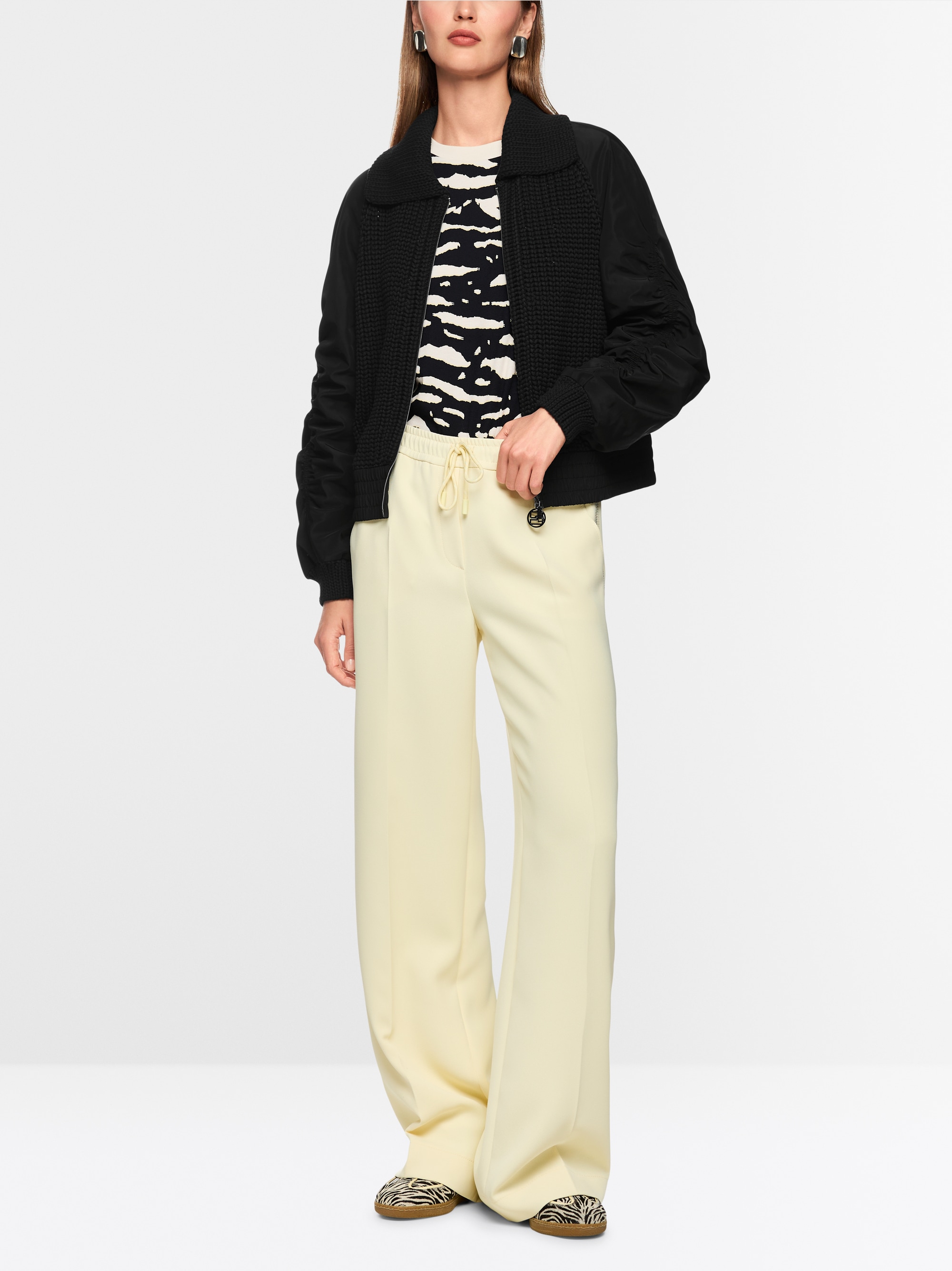 Cardigan Tricoté en Allemagne