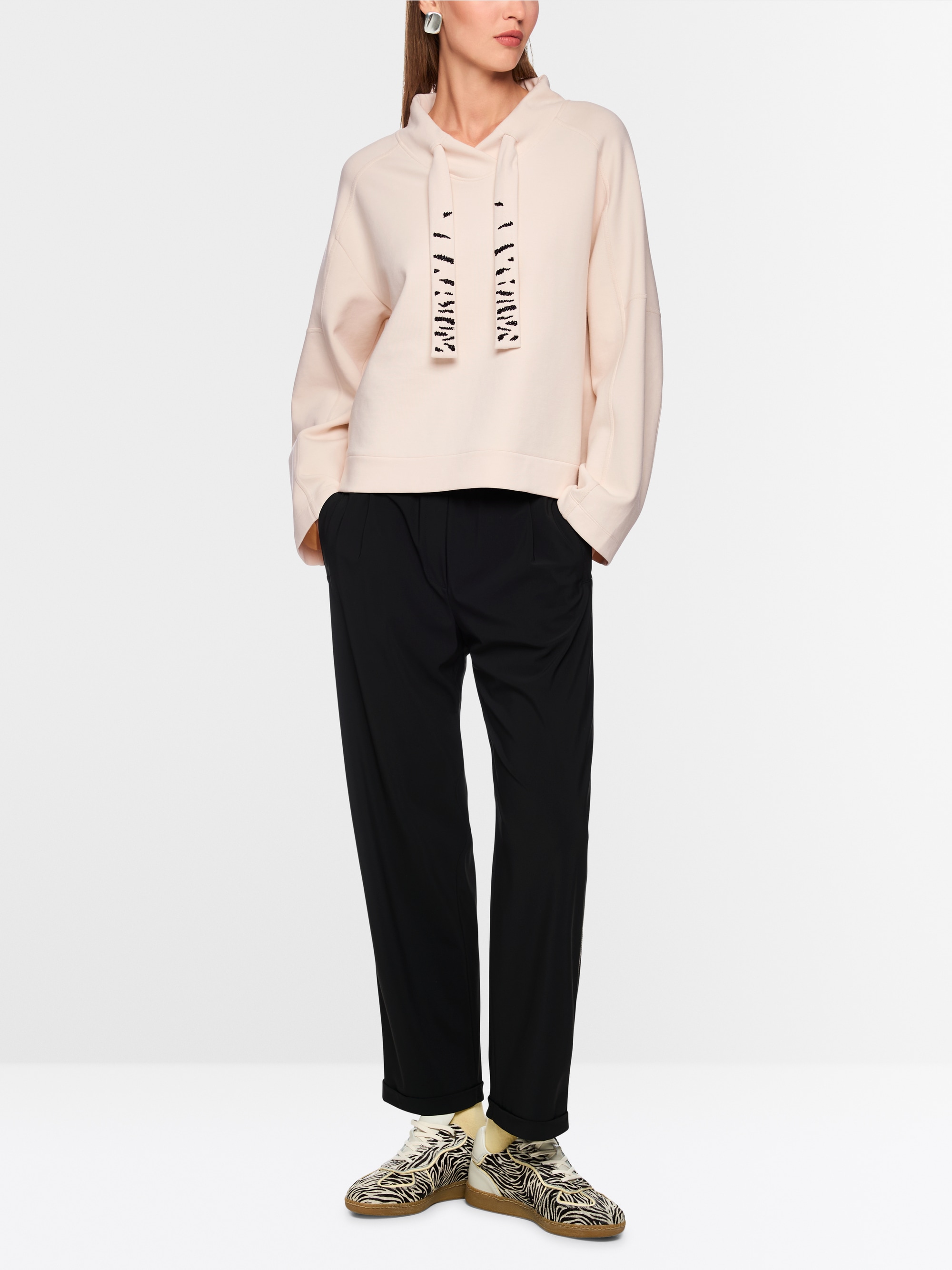 Loose-cut sweatshirt