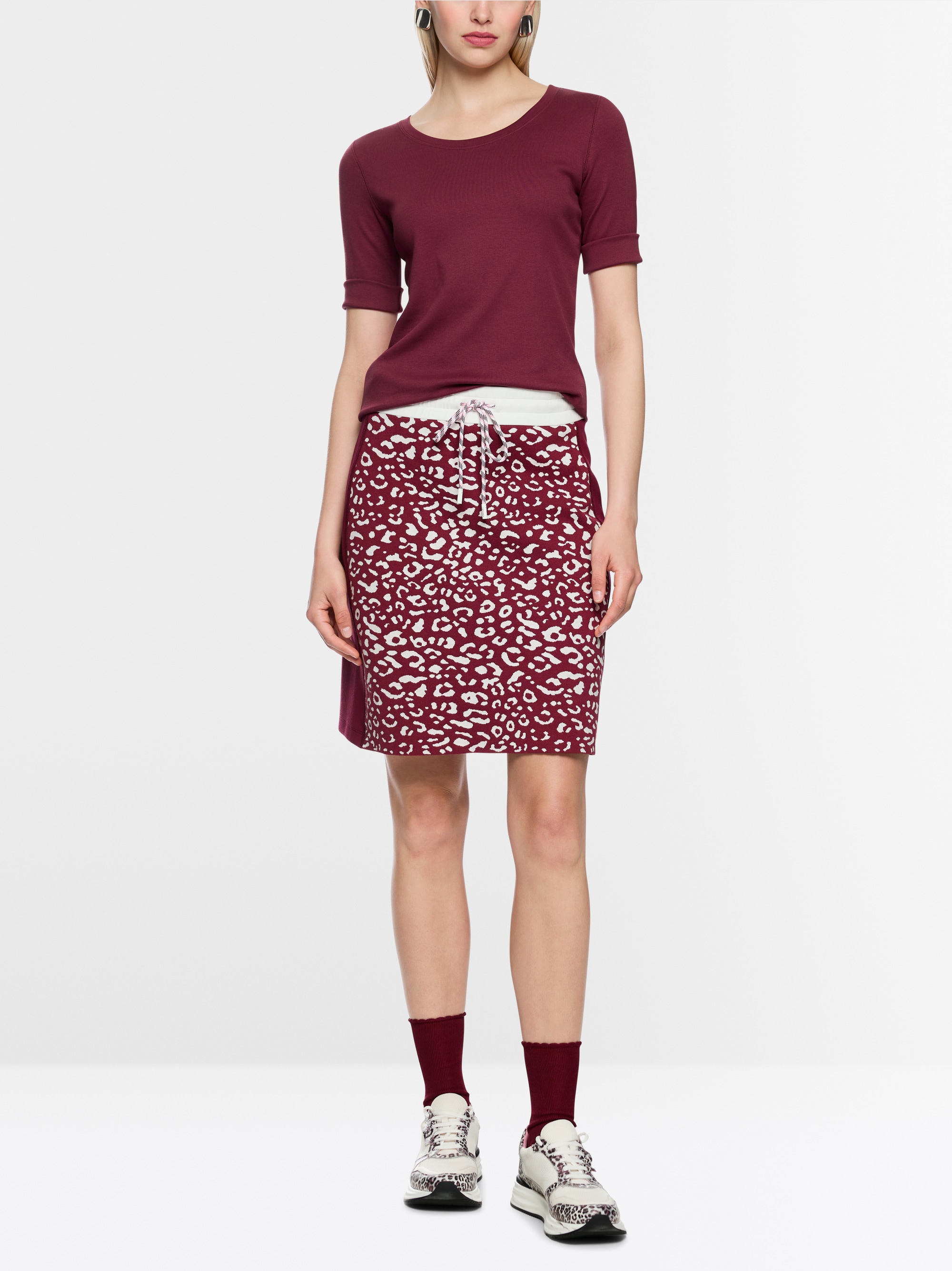 T-shirt with half-length sleeves