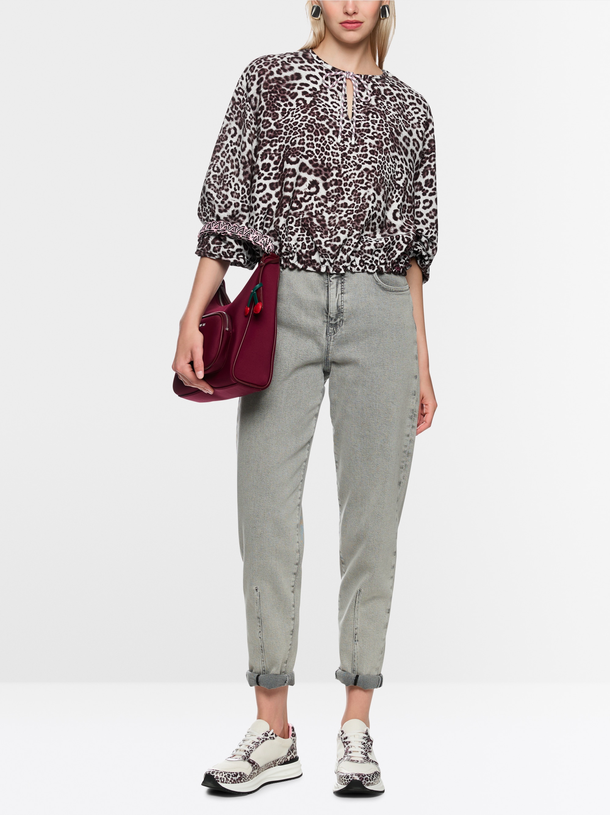 Blouse with leopard print