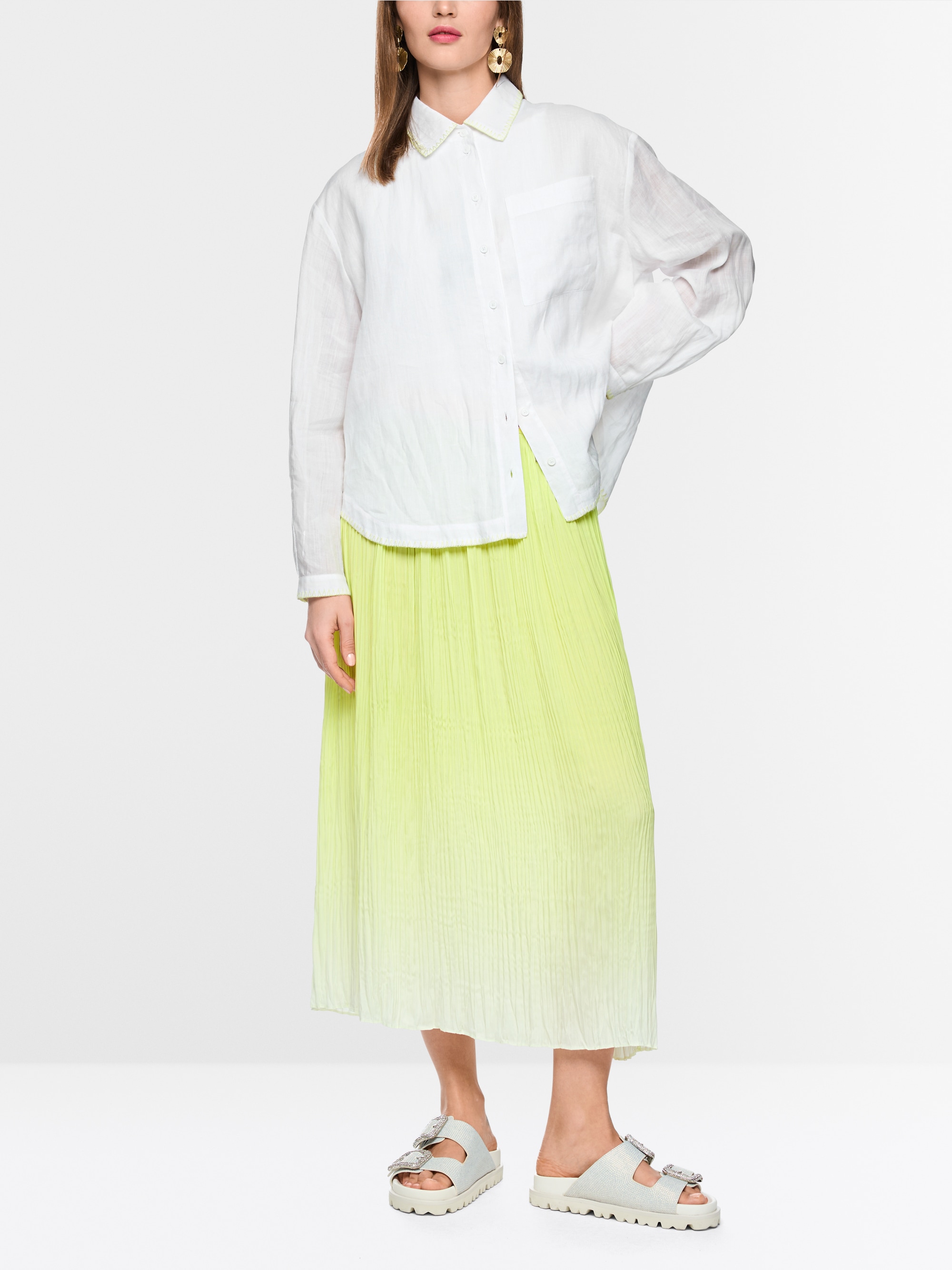 Polo collar ramie blouse with stitching