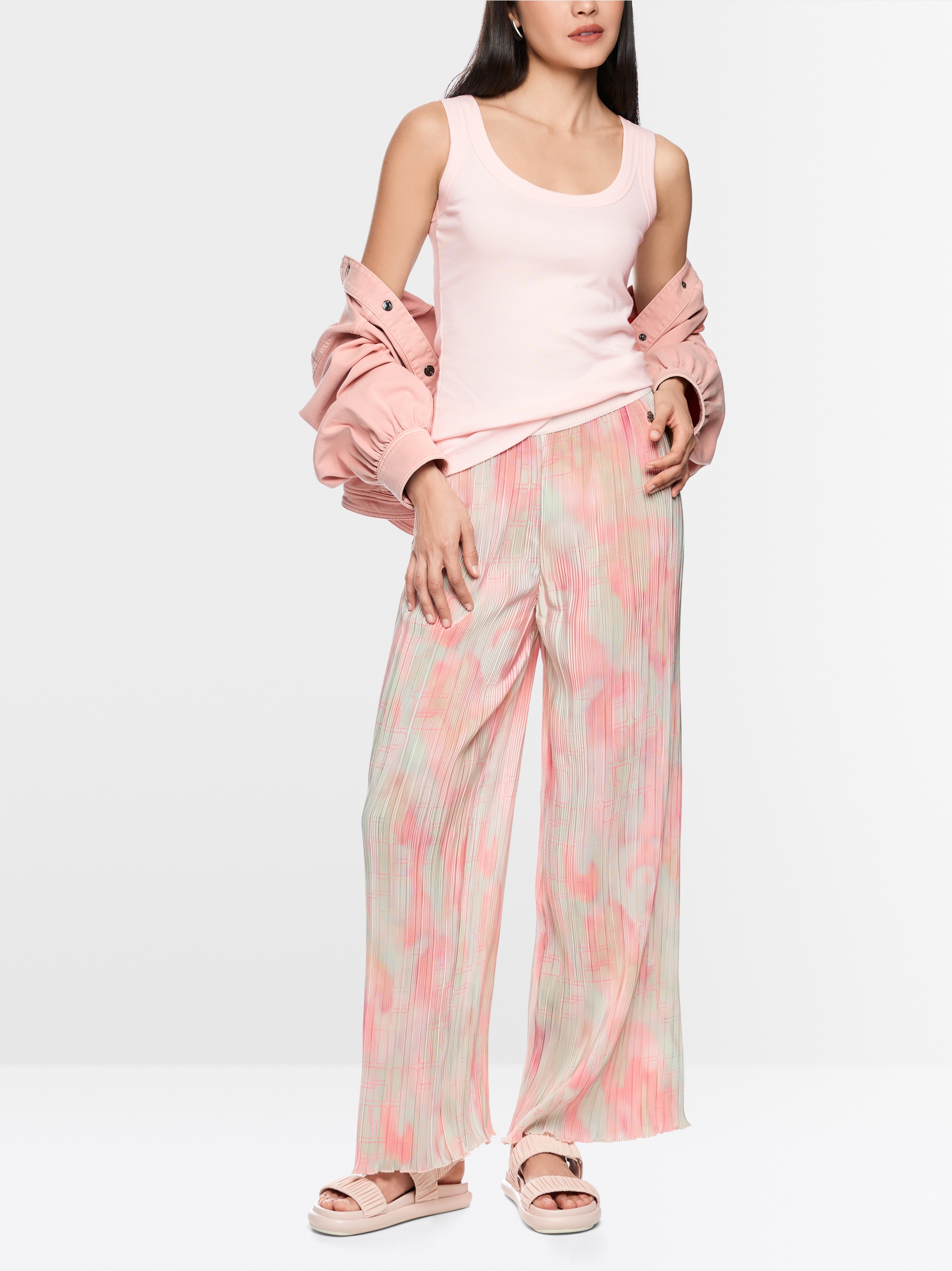 Basic top made from stretch cotton