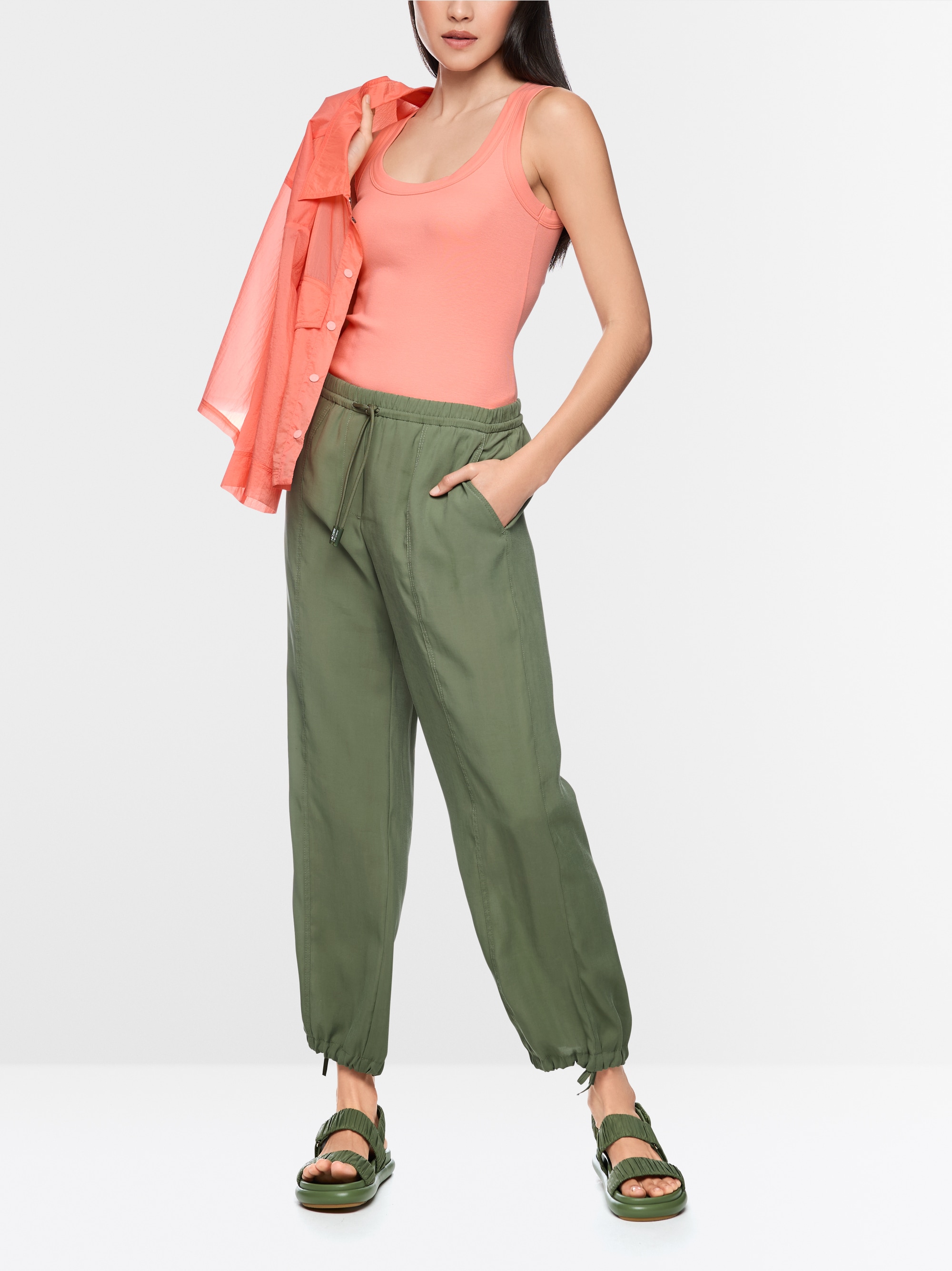 Basic top made from stretch cotton