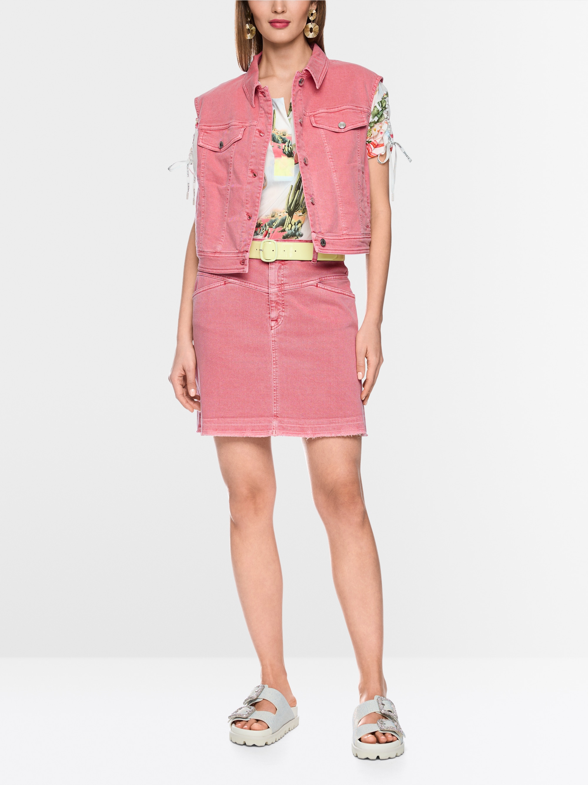 Mini denim skirt with open hem