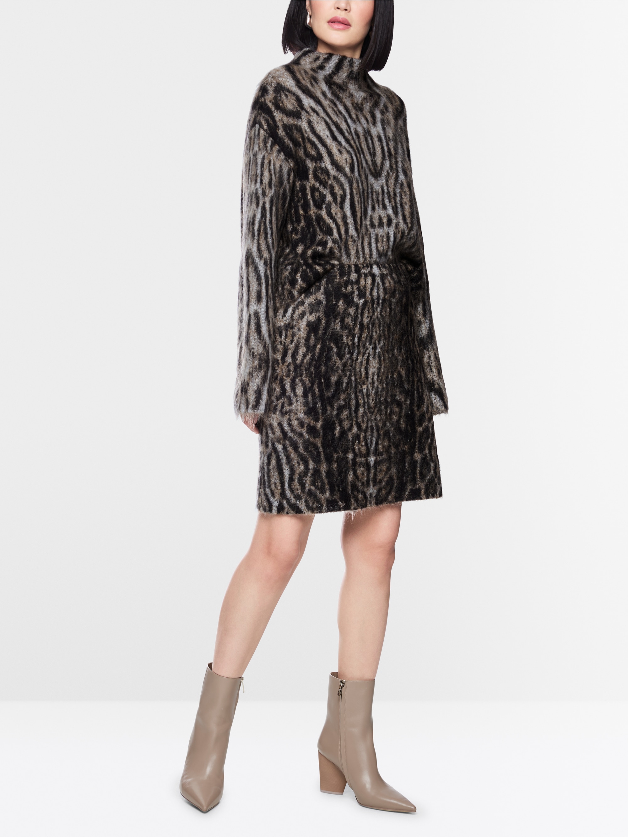 ‘Knitted in Germany’ ozelot skirt