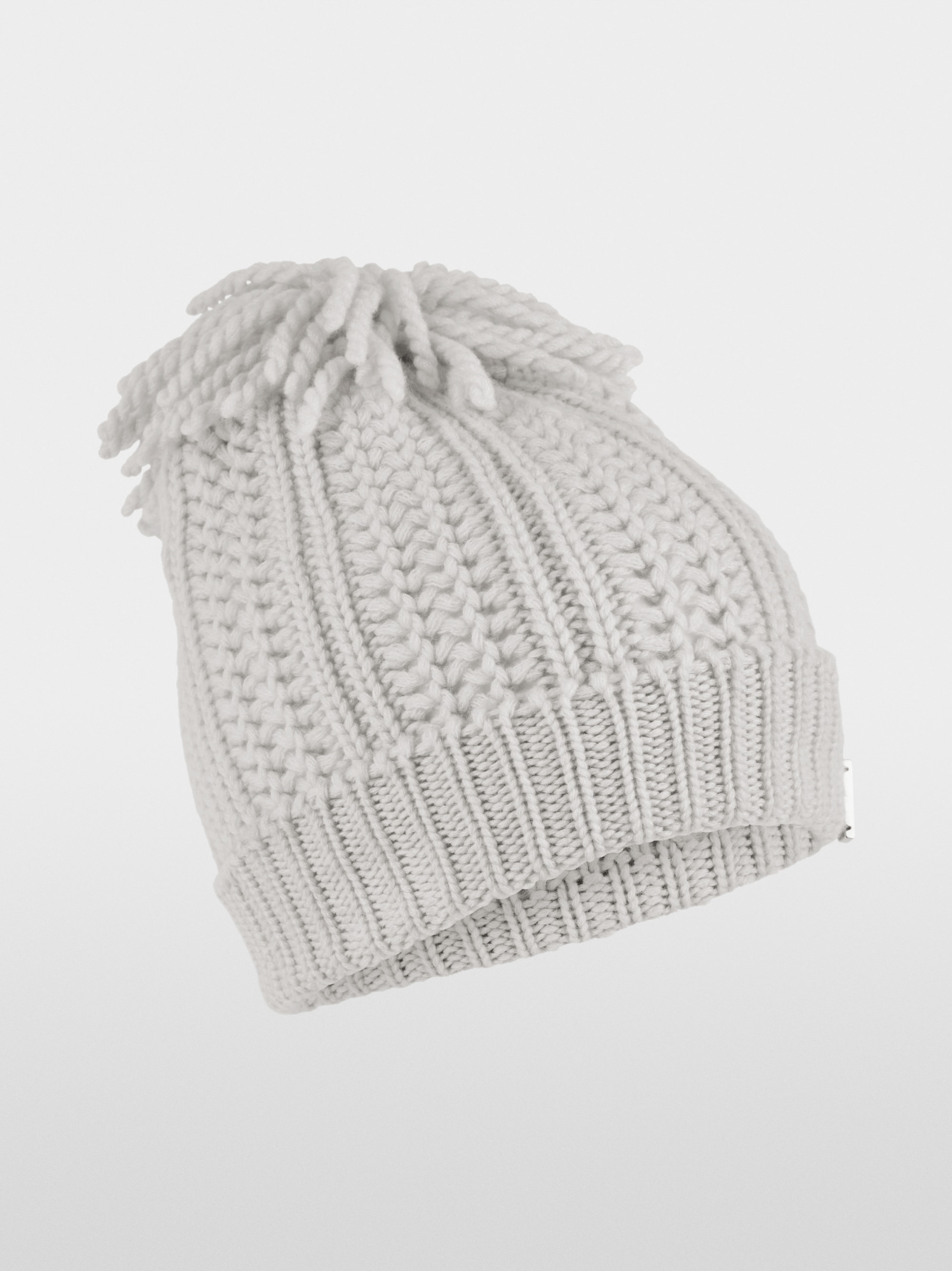 ‘Knitted in Germany’ pom-pom hat