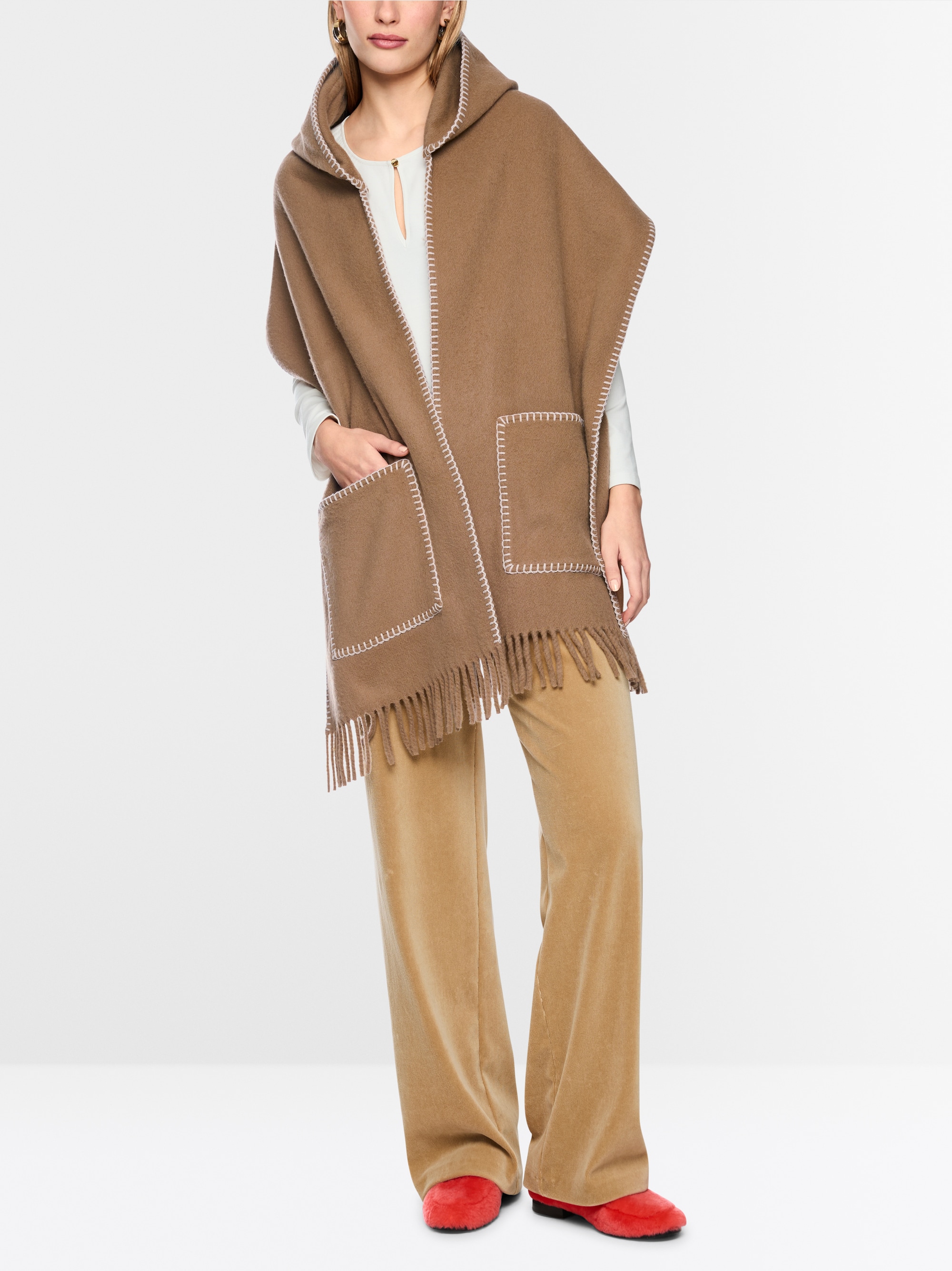 Short wool-blend cape with fringing
