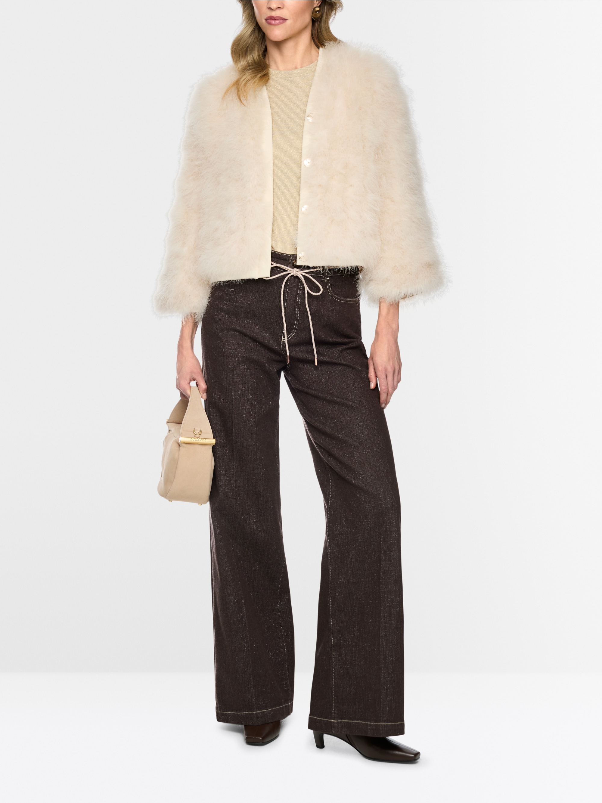 Short jacket with feathers