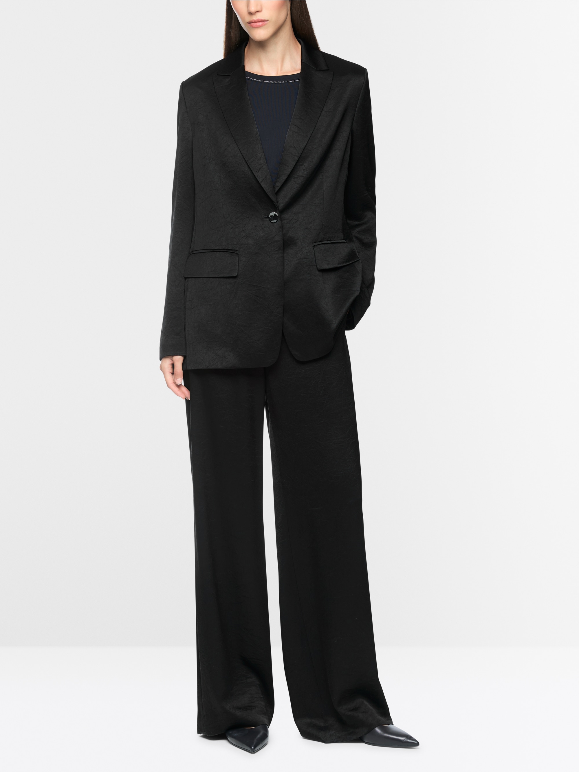 Blazer en satin avec bouton argenté