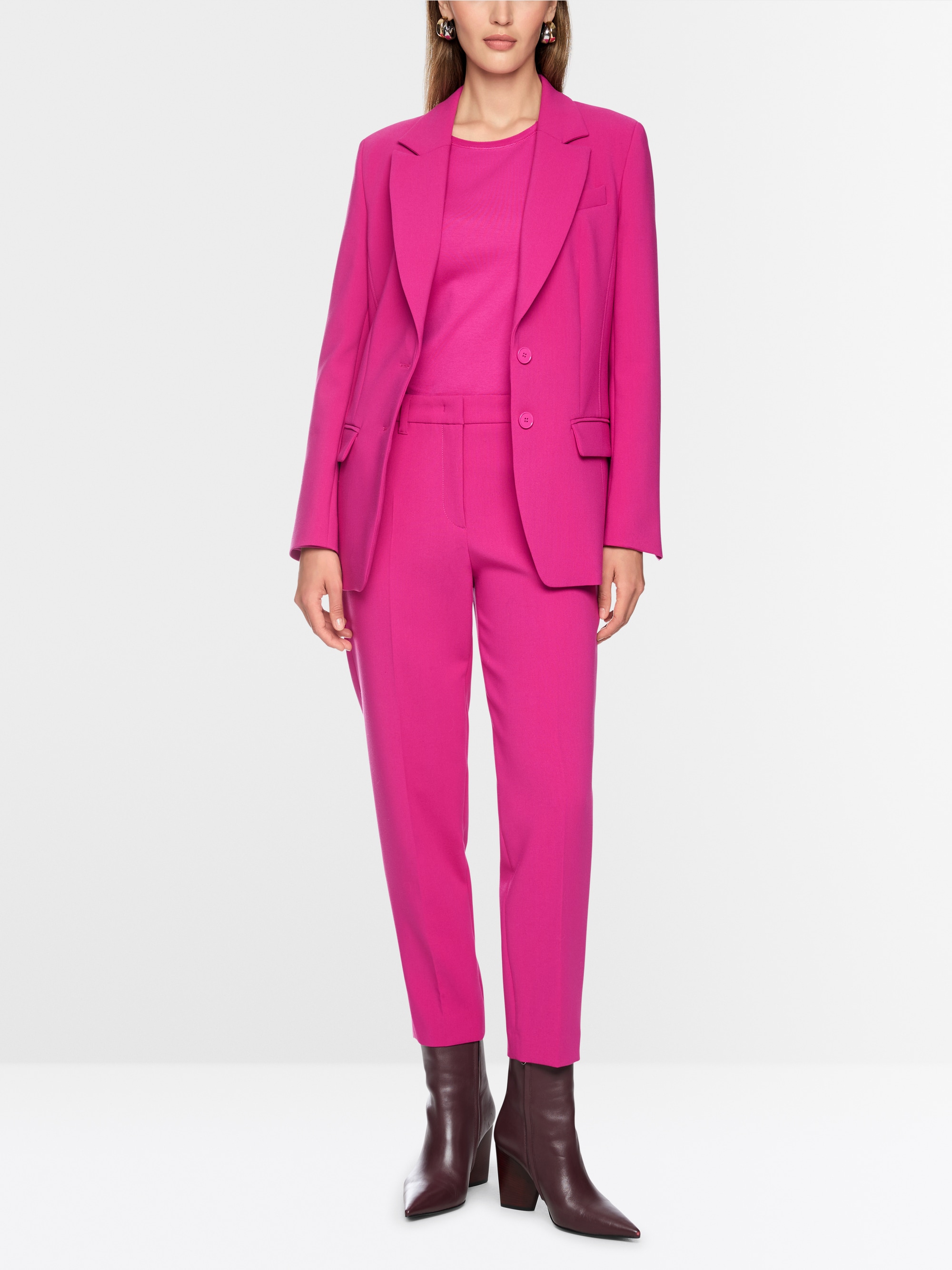 Fitted blazer with lapel collar