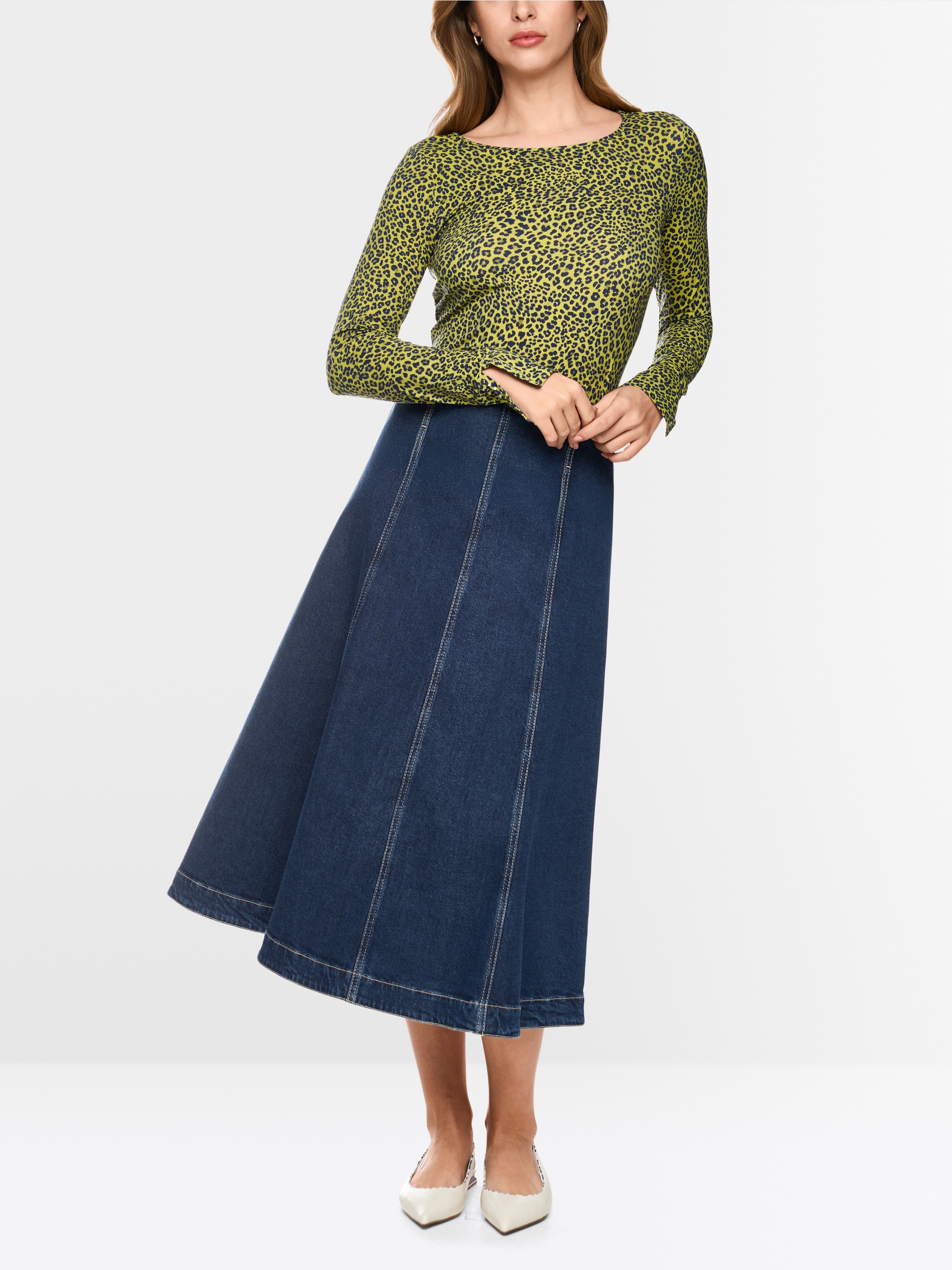 Long-sleeved shirt with leopard print