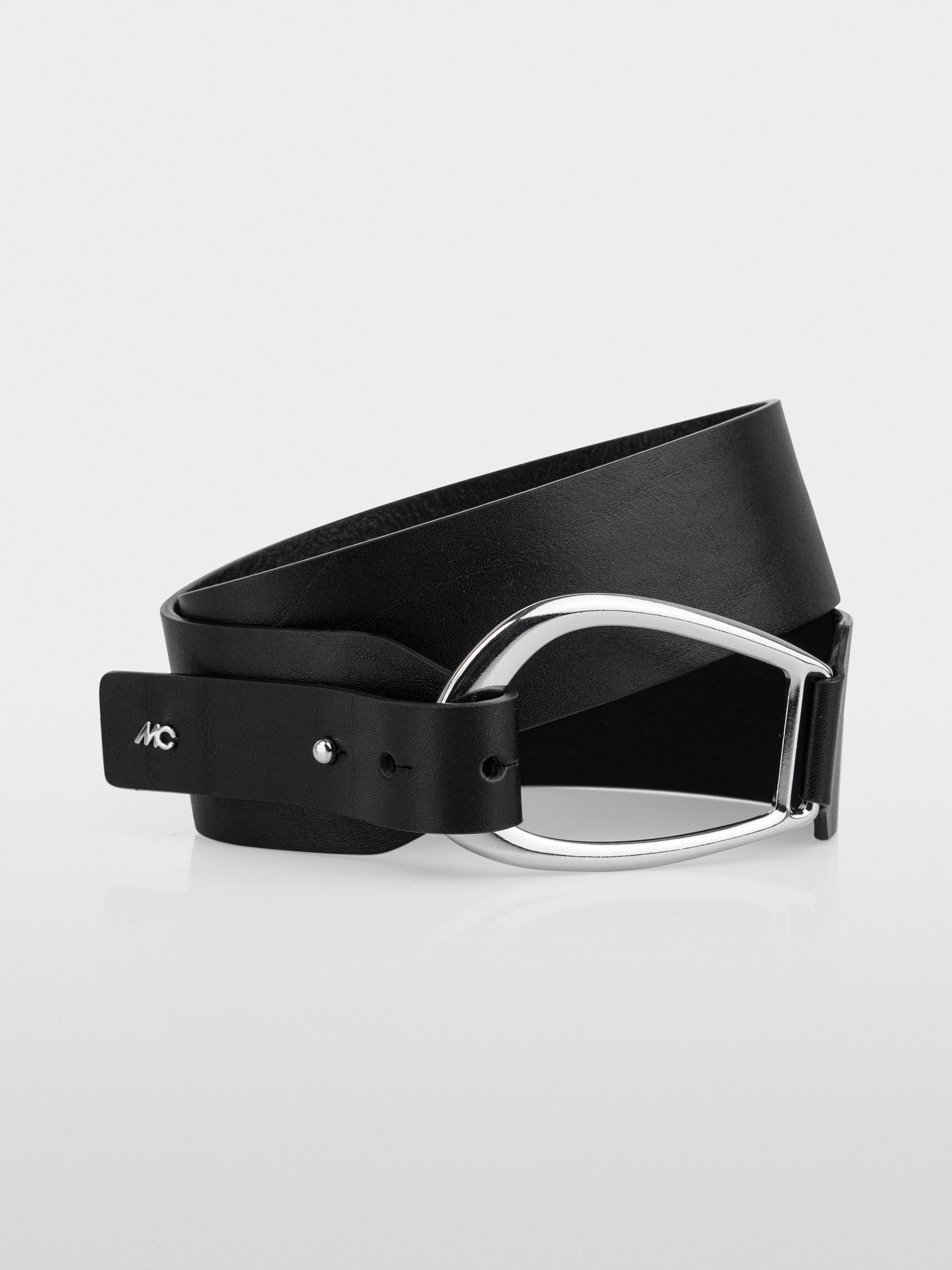 Waist belt with leather buckle