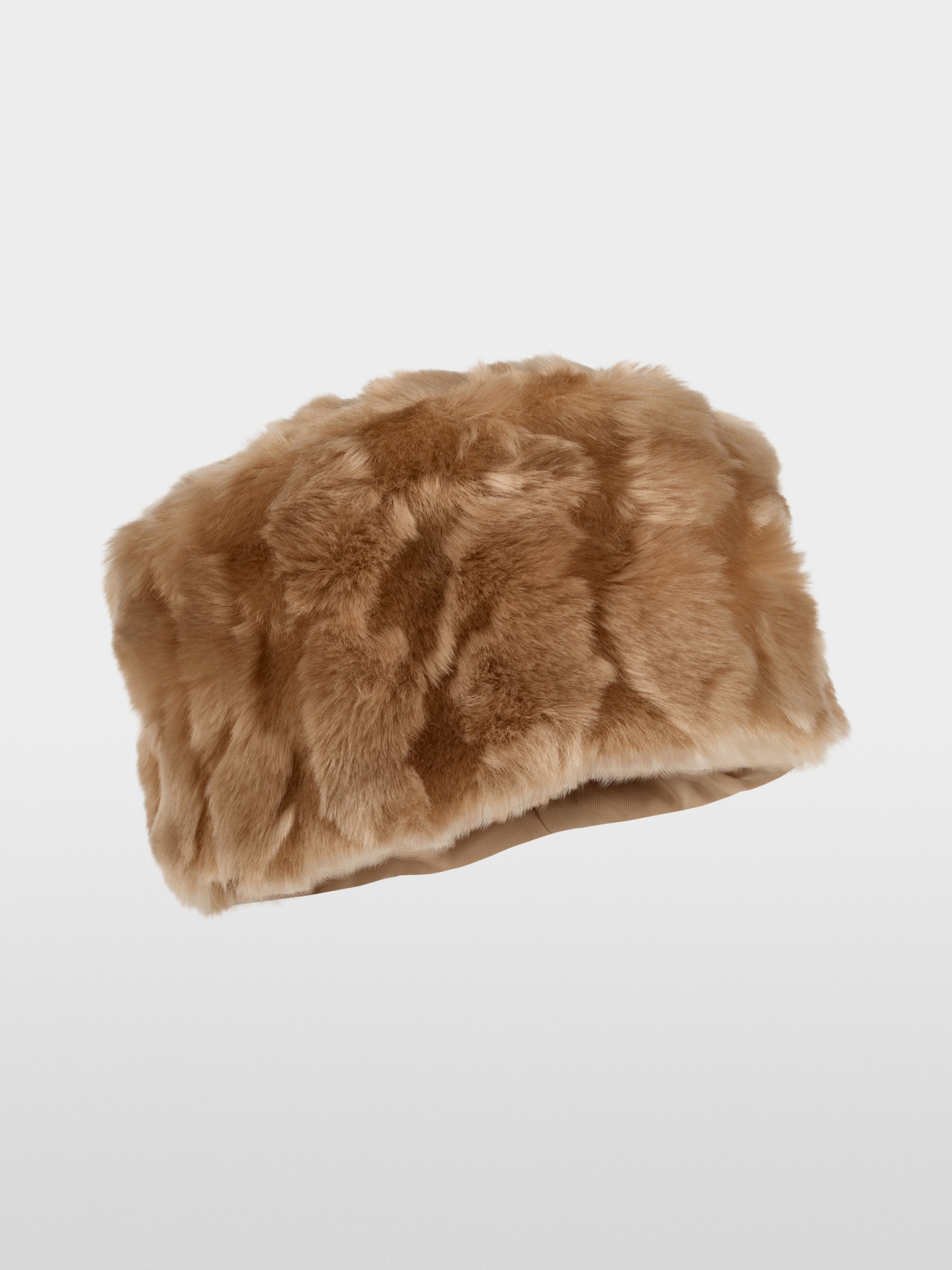 Hat in cosy faux fur