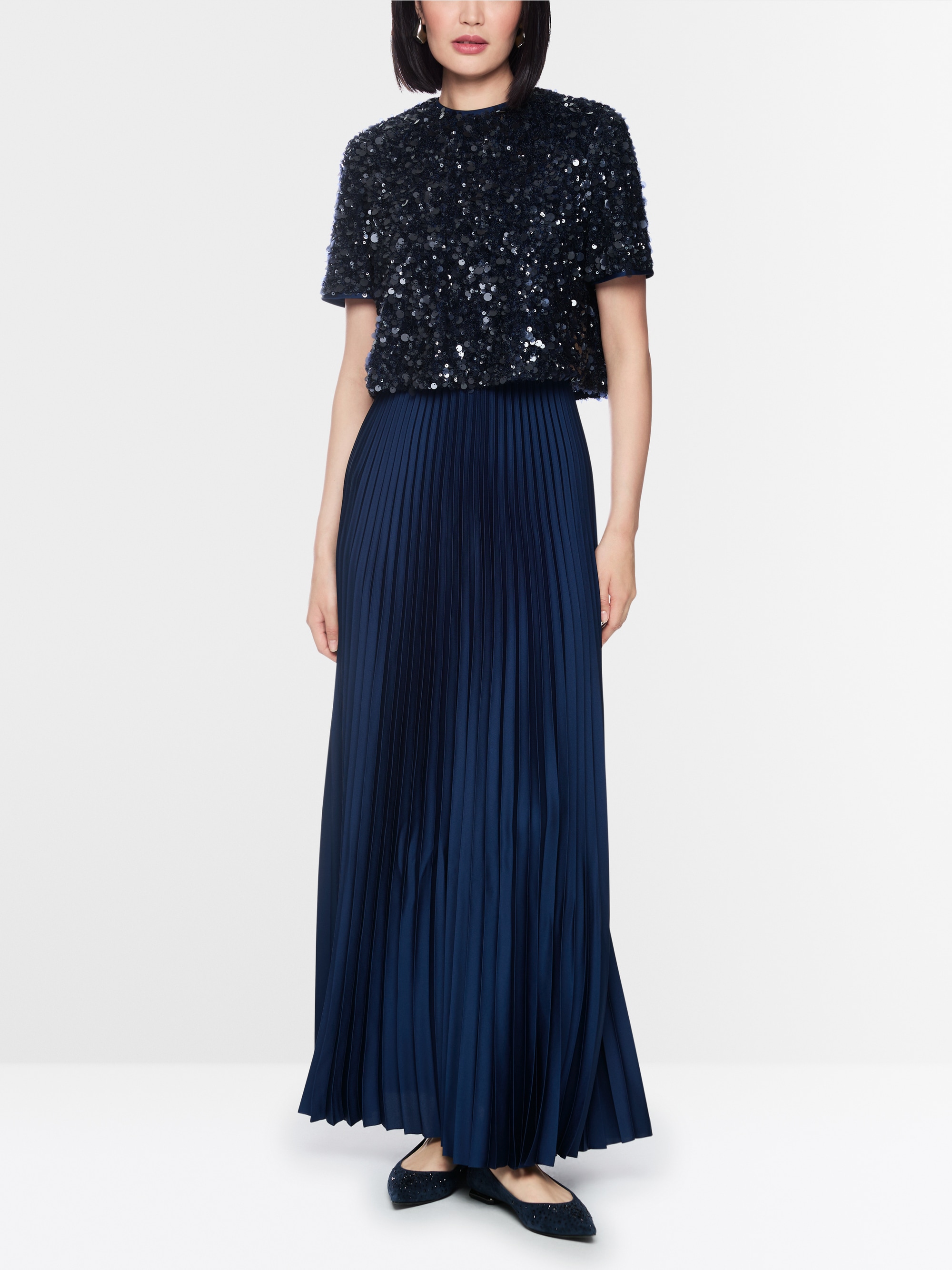 Maxi dress with sequins and pleats