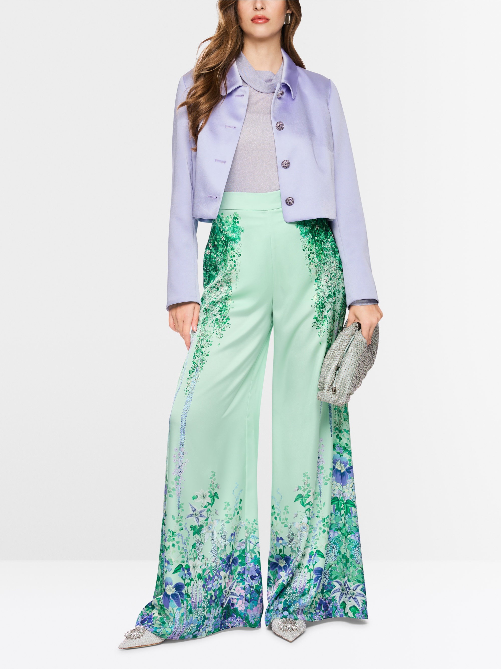 Veste en satin avec boutons en strass