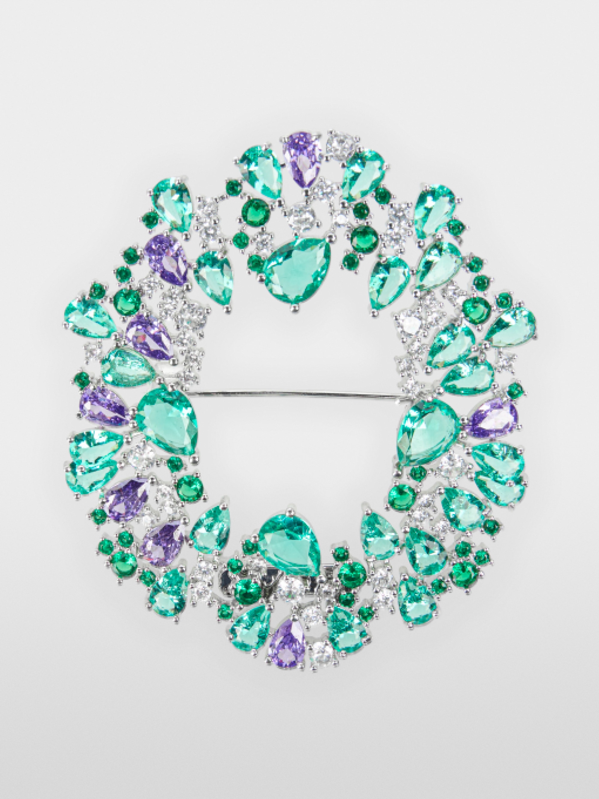 Oval rhinestone brooch