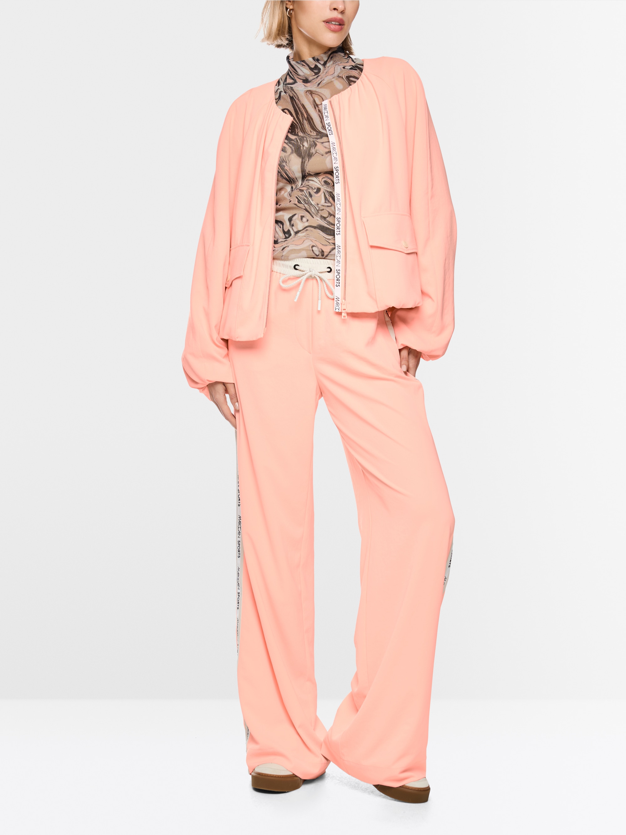 Blouson féminin avec fronces
