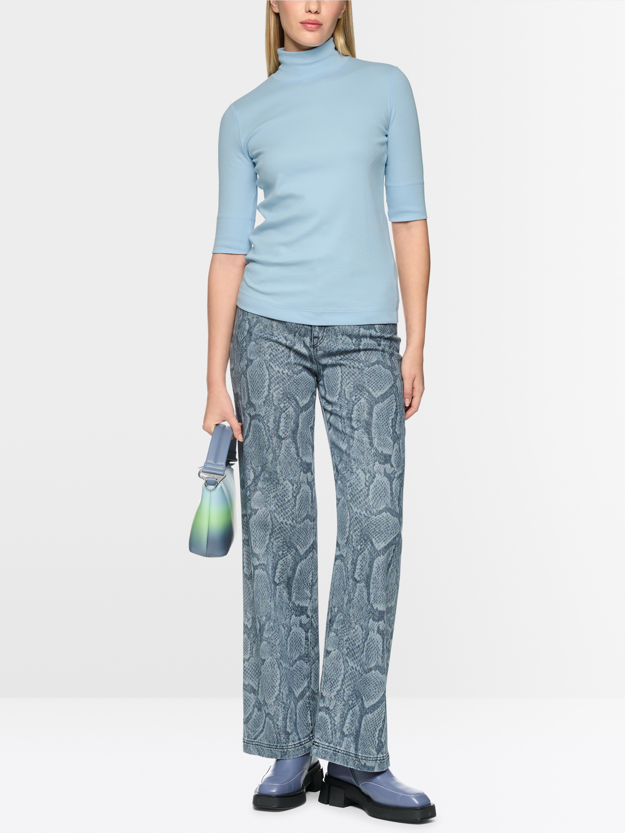 Basic shirt with stand-up collar