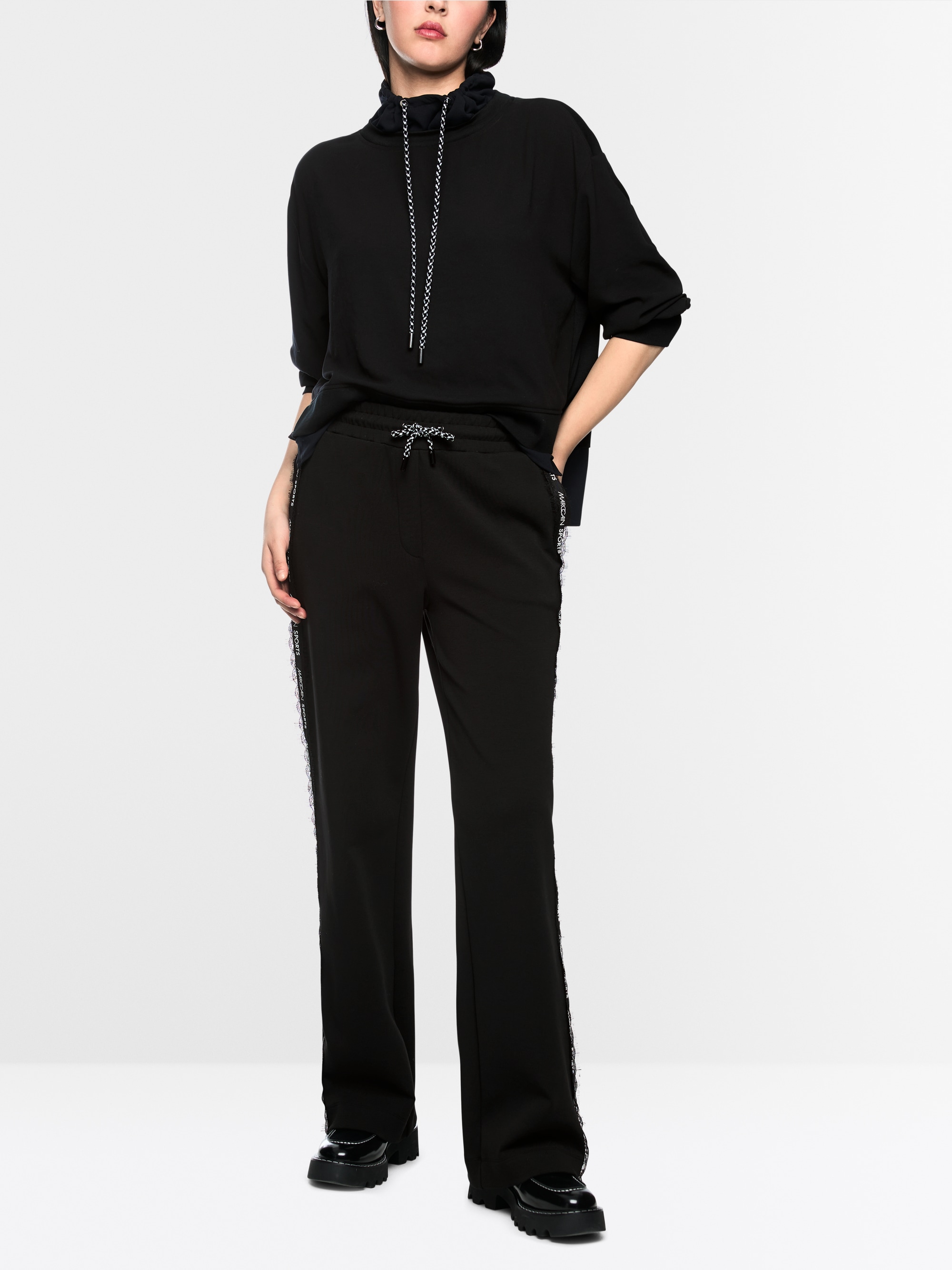 Loose-fitting blouse