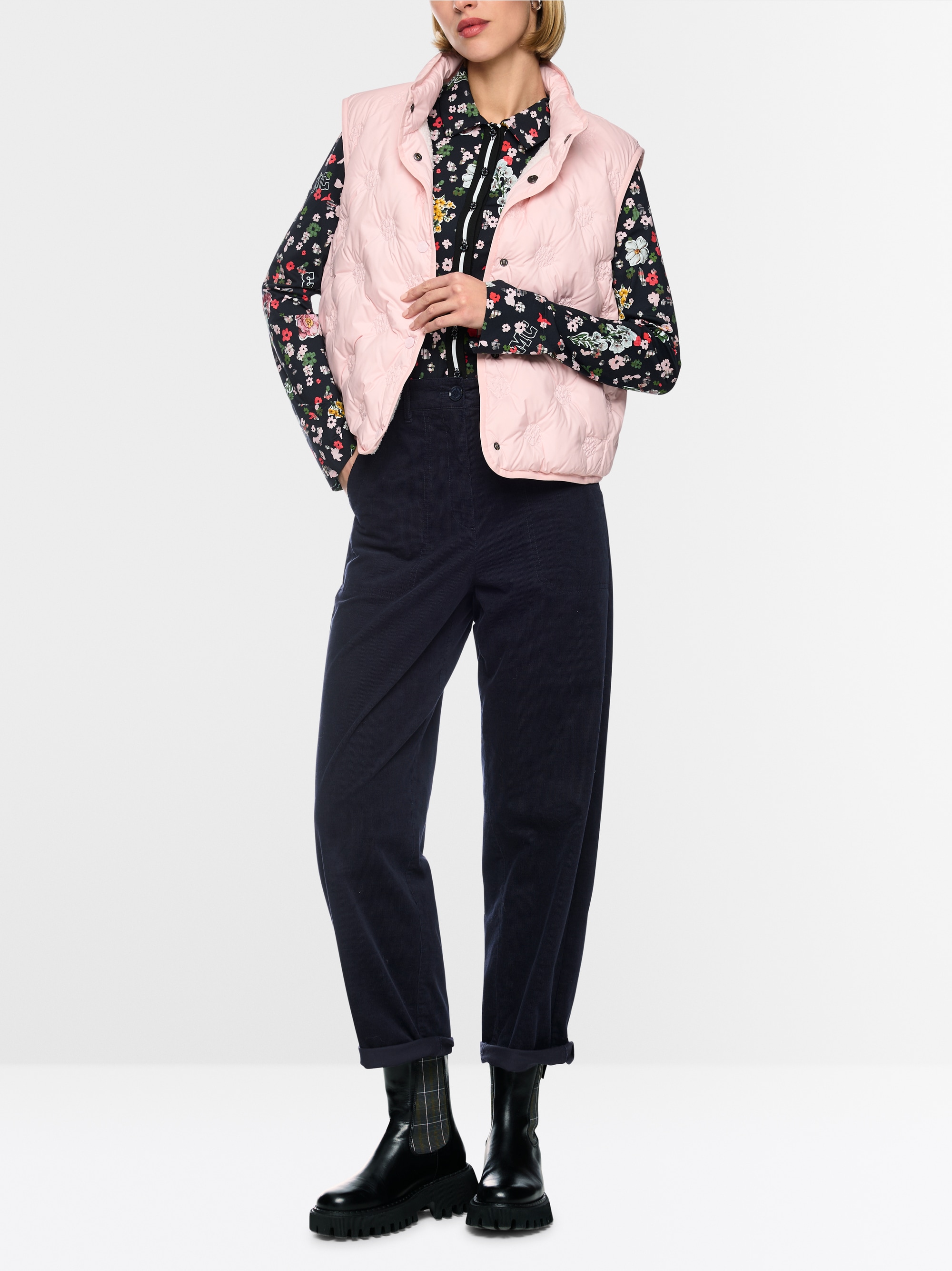 RUMA O-shape relaxed fit cord trousers
