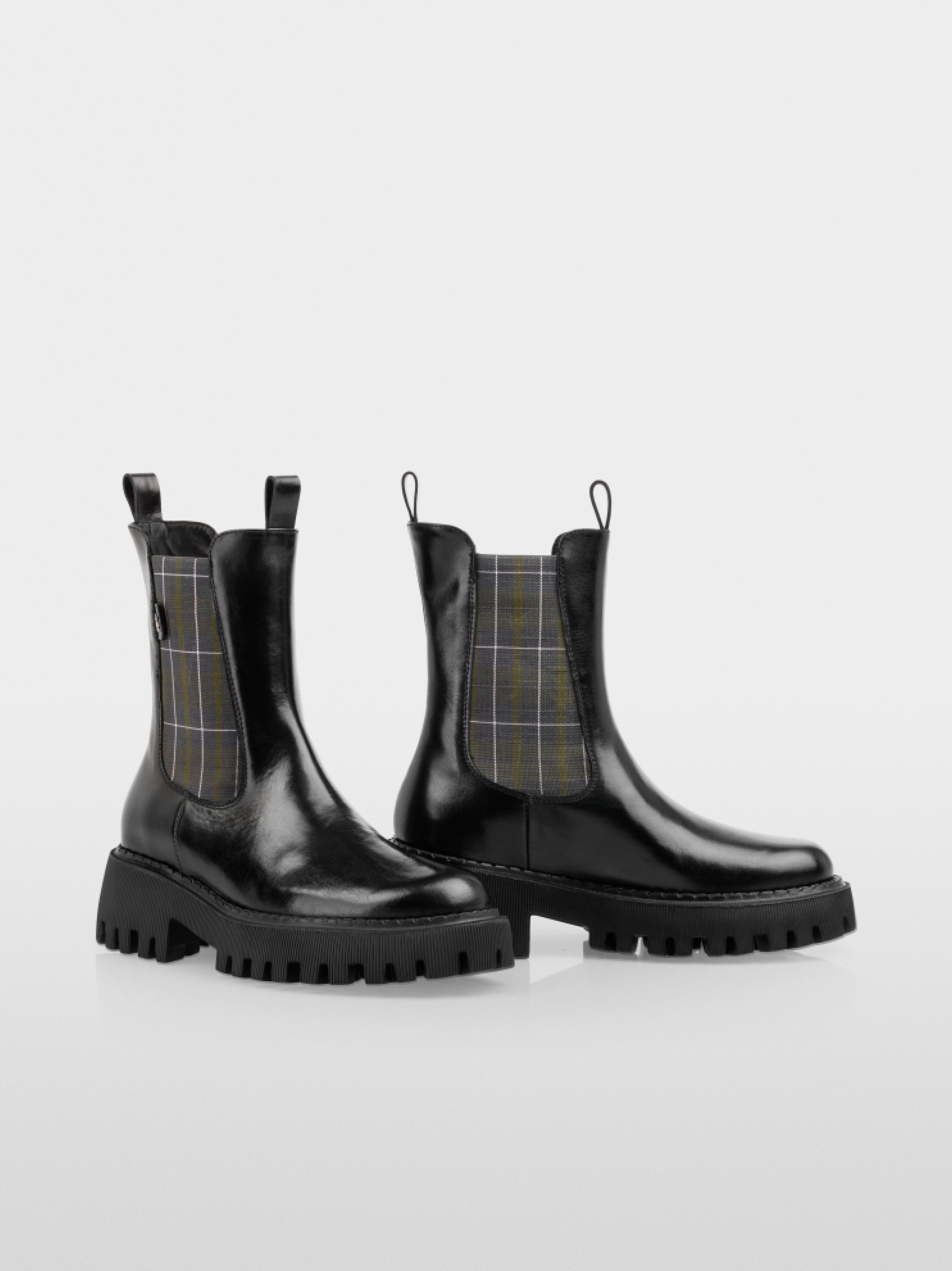 Calfskin Chelsea boots