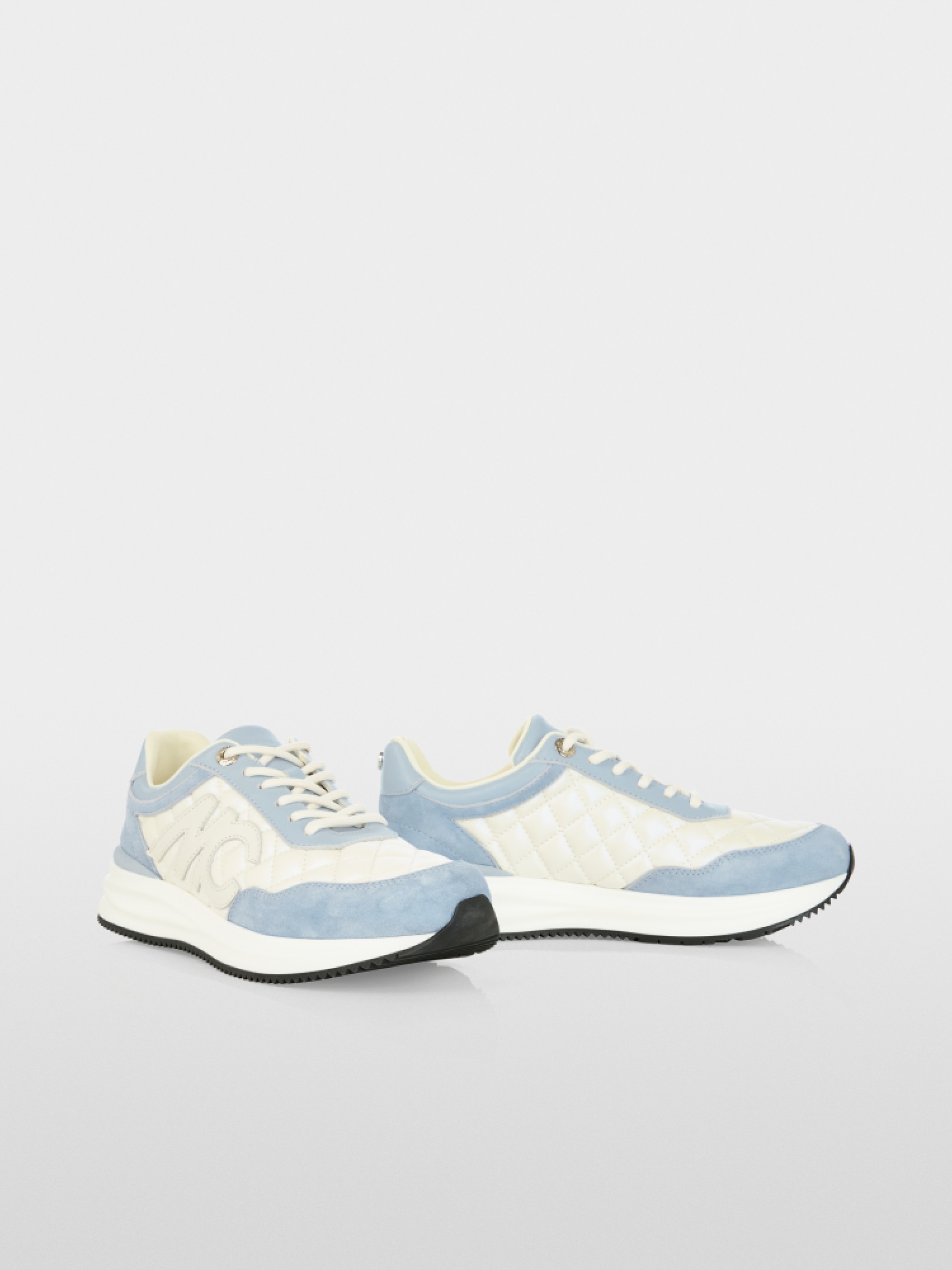 Trainers with logo