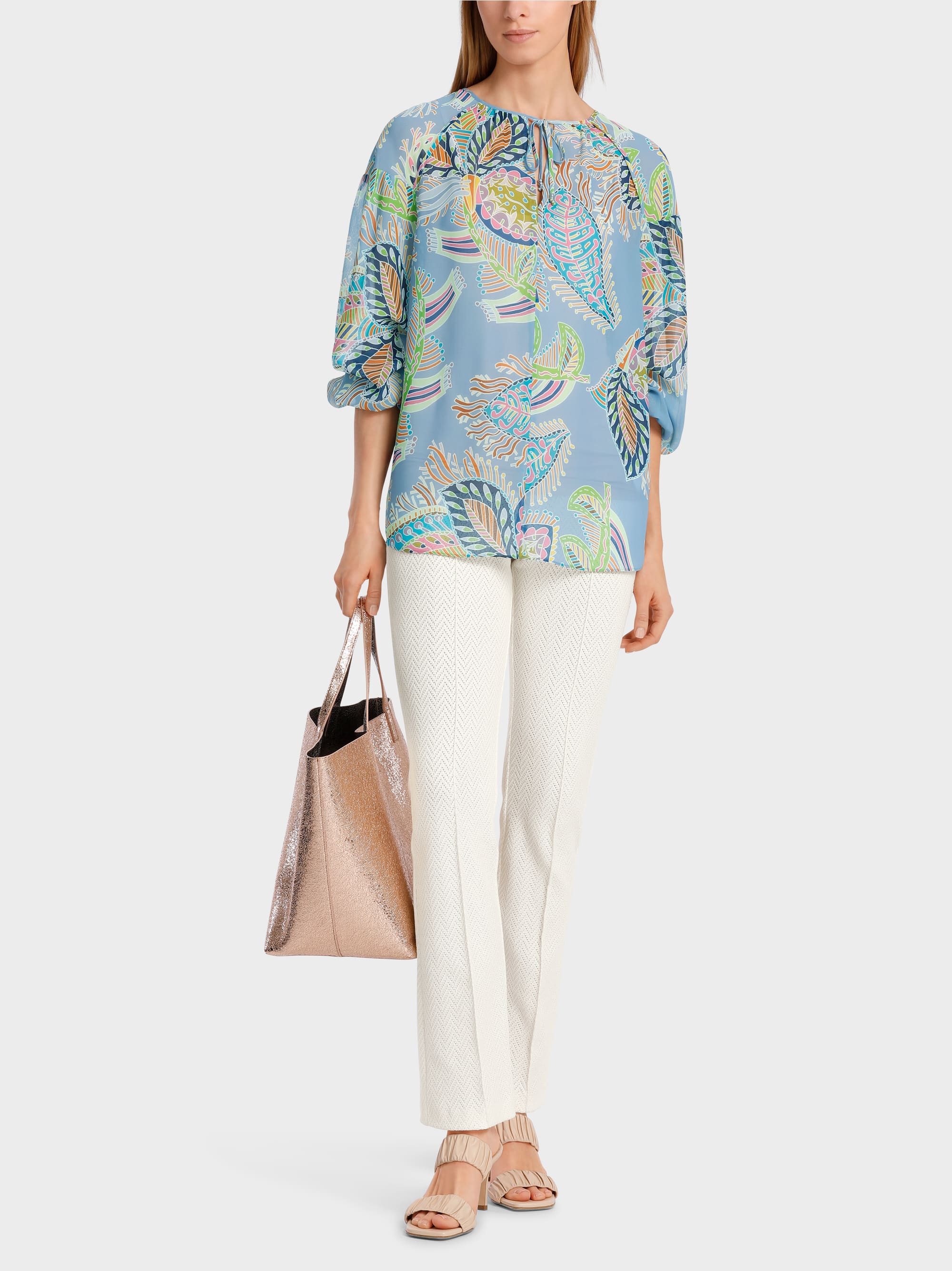 Weite Bluse mit Blattmotiv | marc-cain.com/de