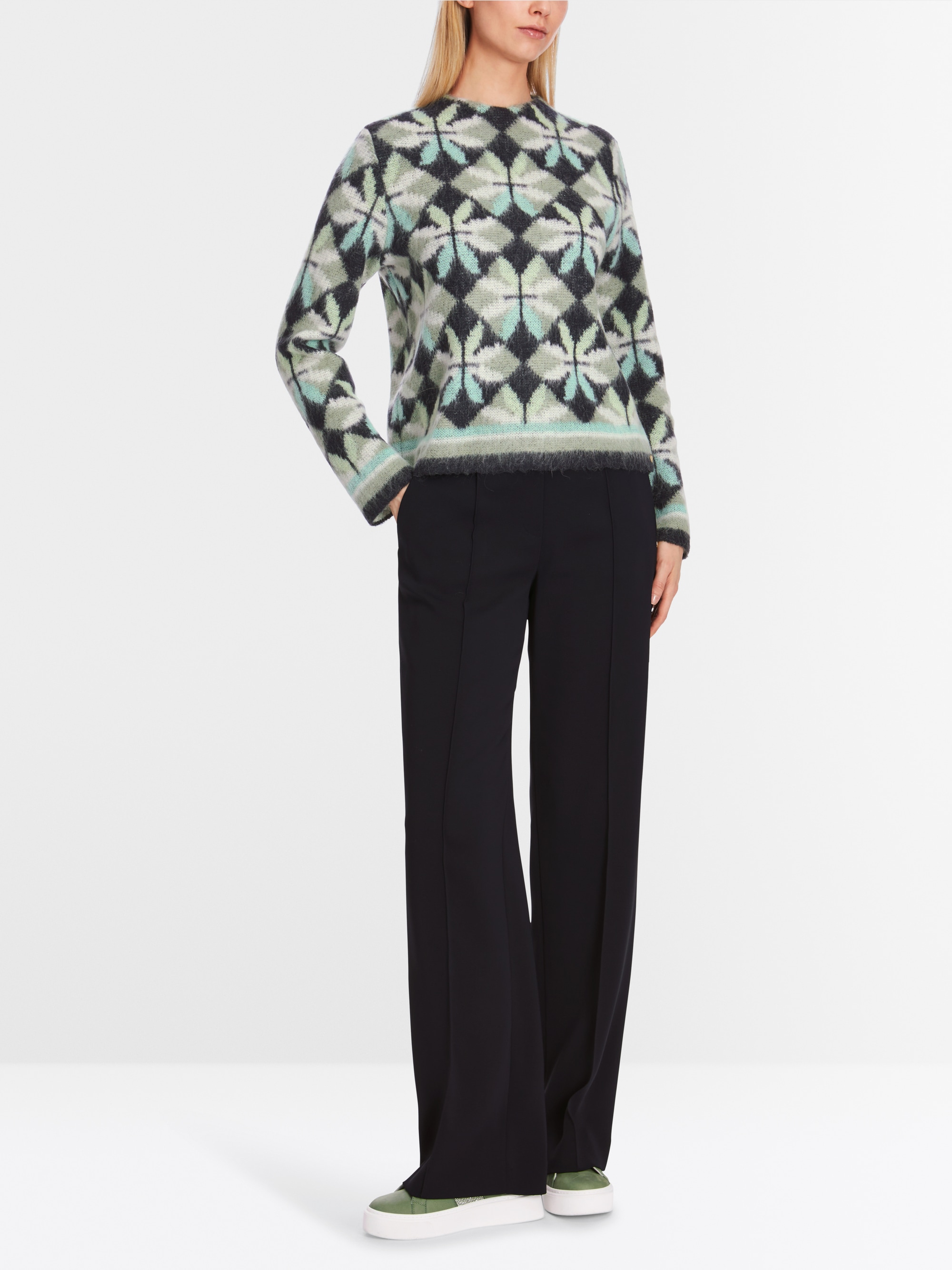 Flauschiger Sweater Knitted in Germany