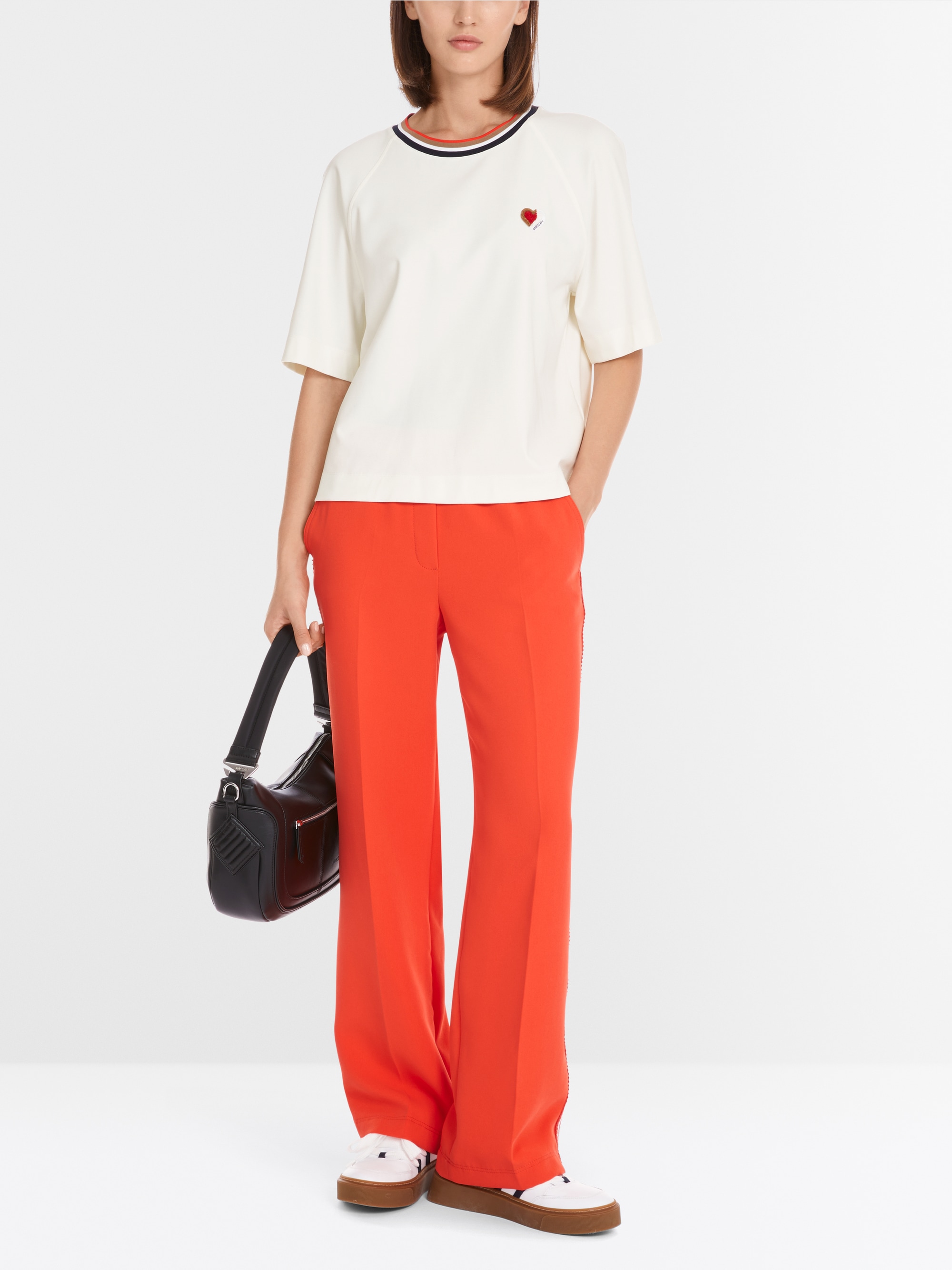 Cropped short-sleeve T-shirt