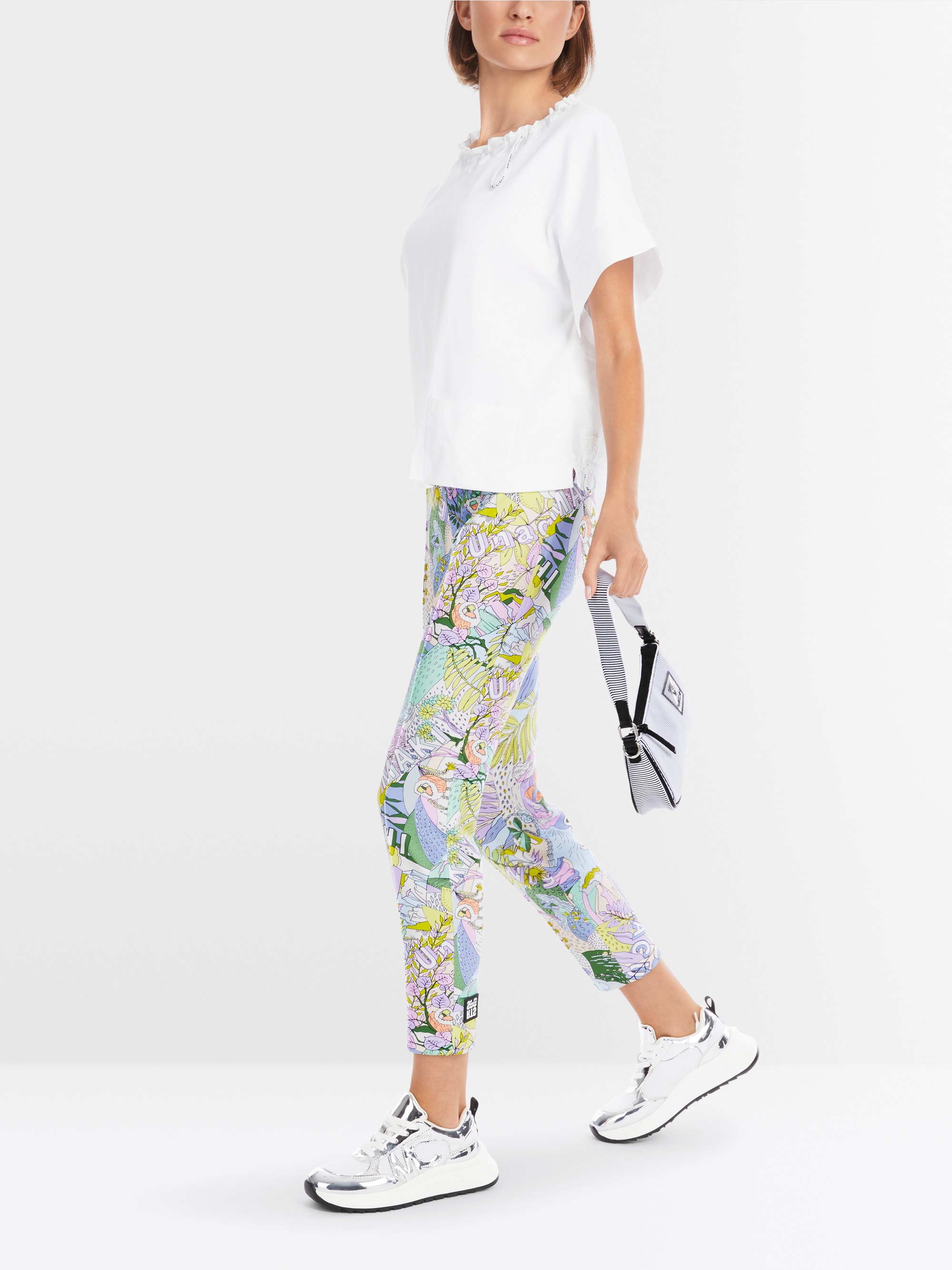 Casual T-shirt with drawstring