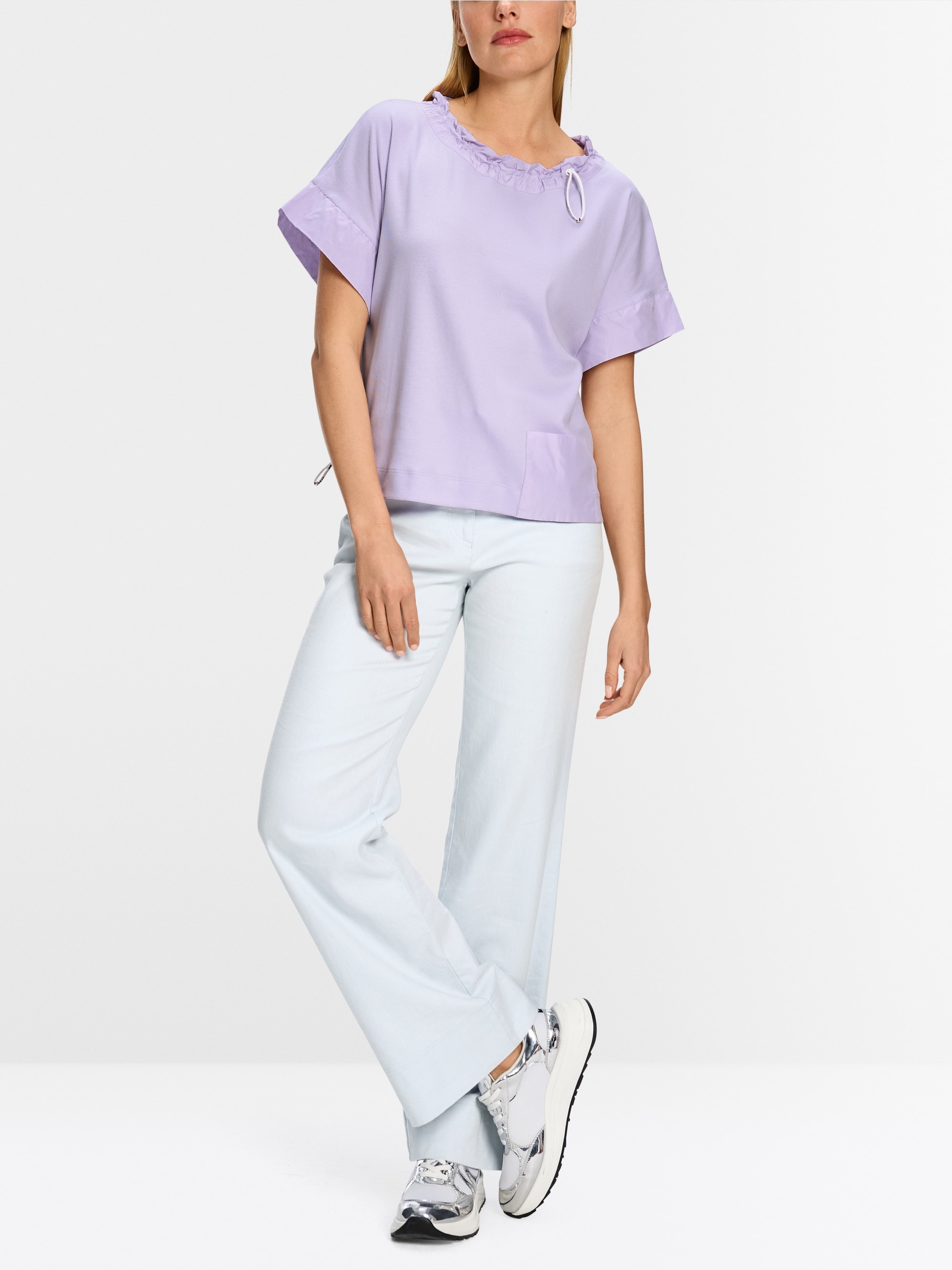 Casual T-shirt with drawstring
