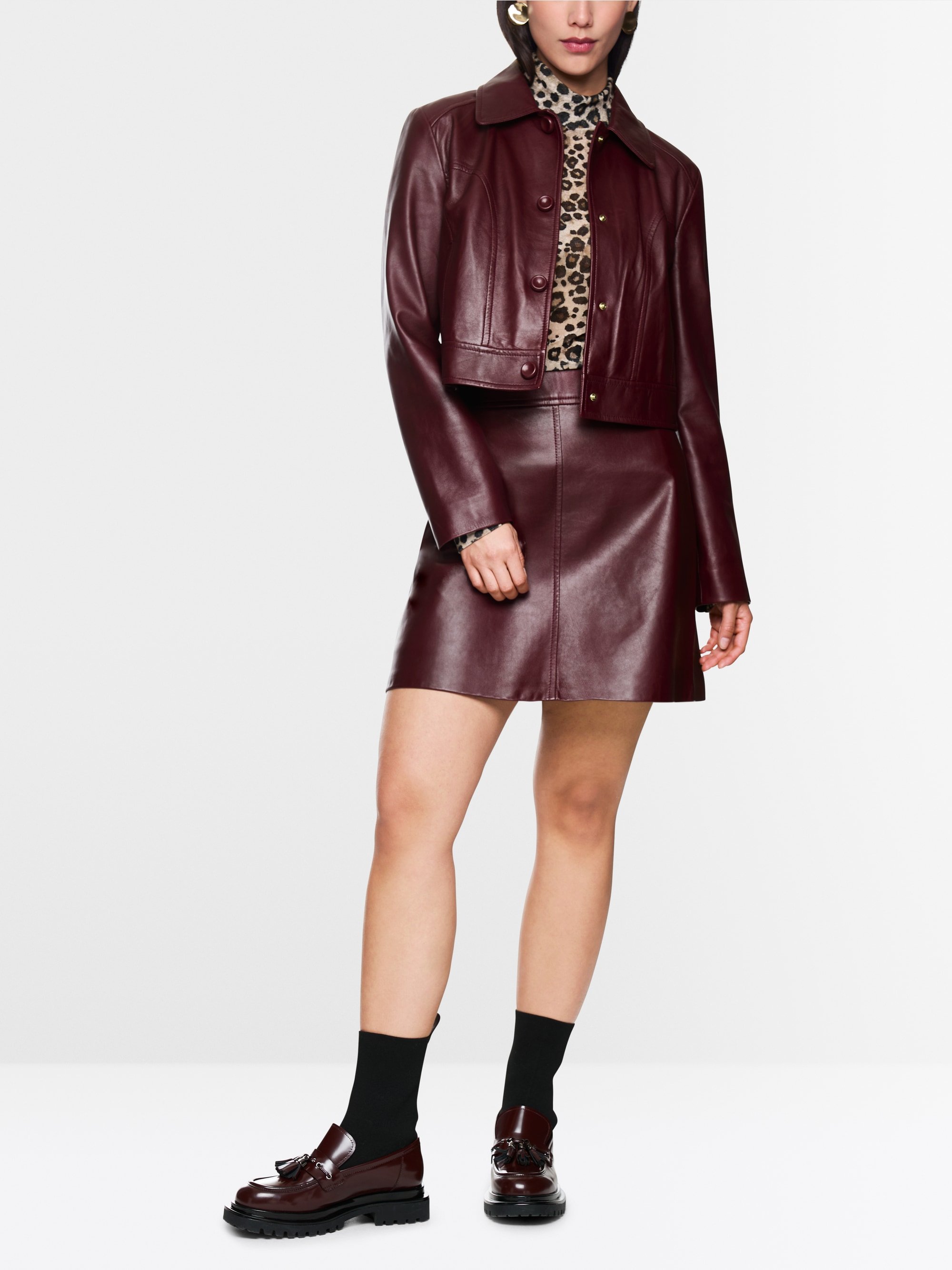 Kurze Lederjacke mit Kragen