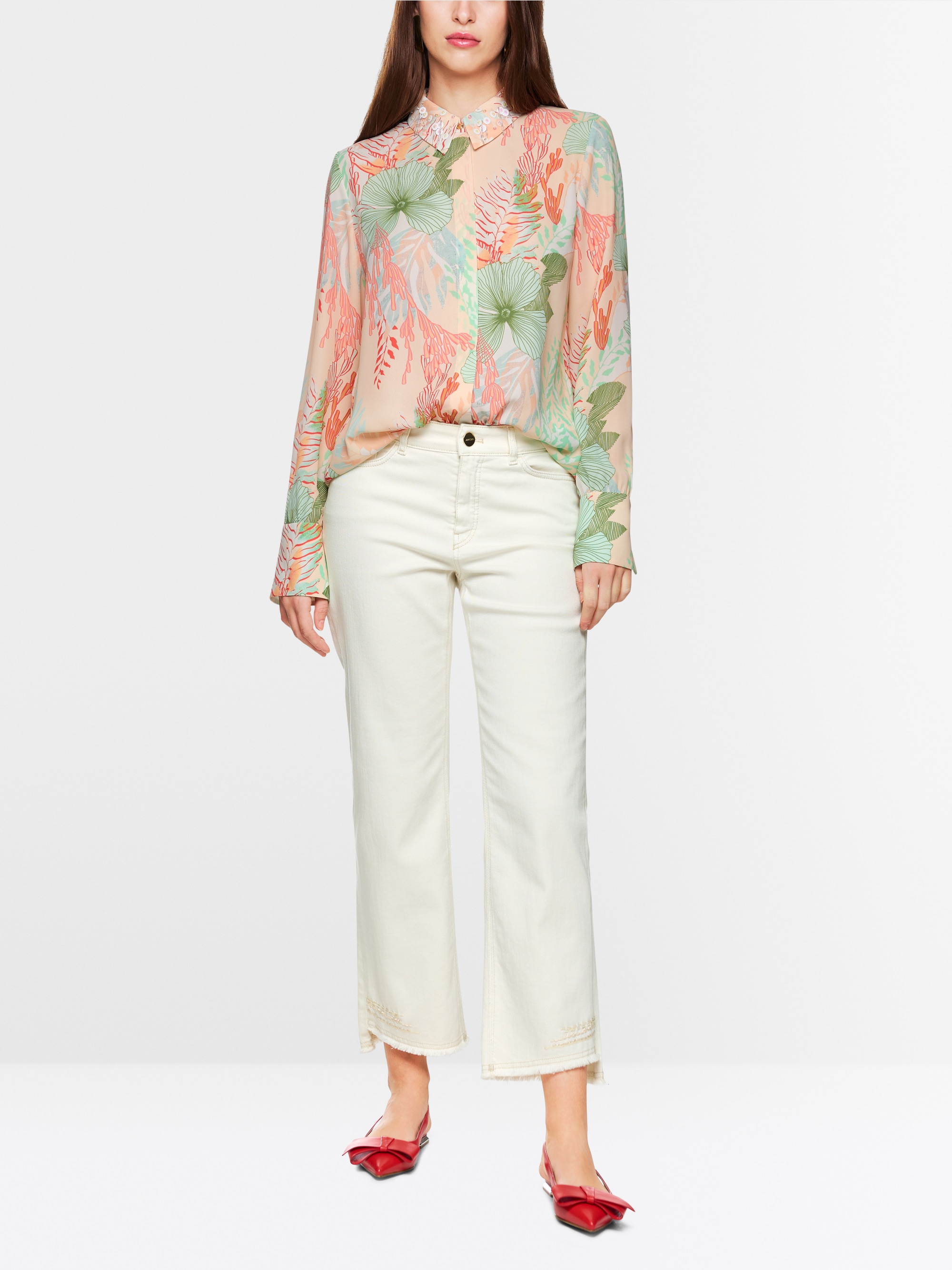 Blouse with floral pattern