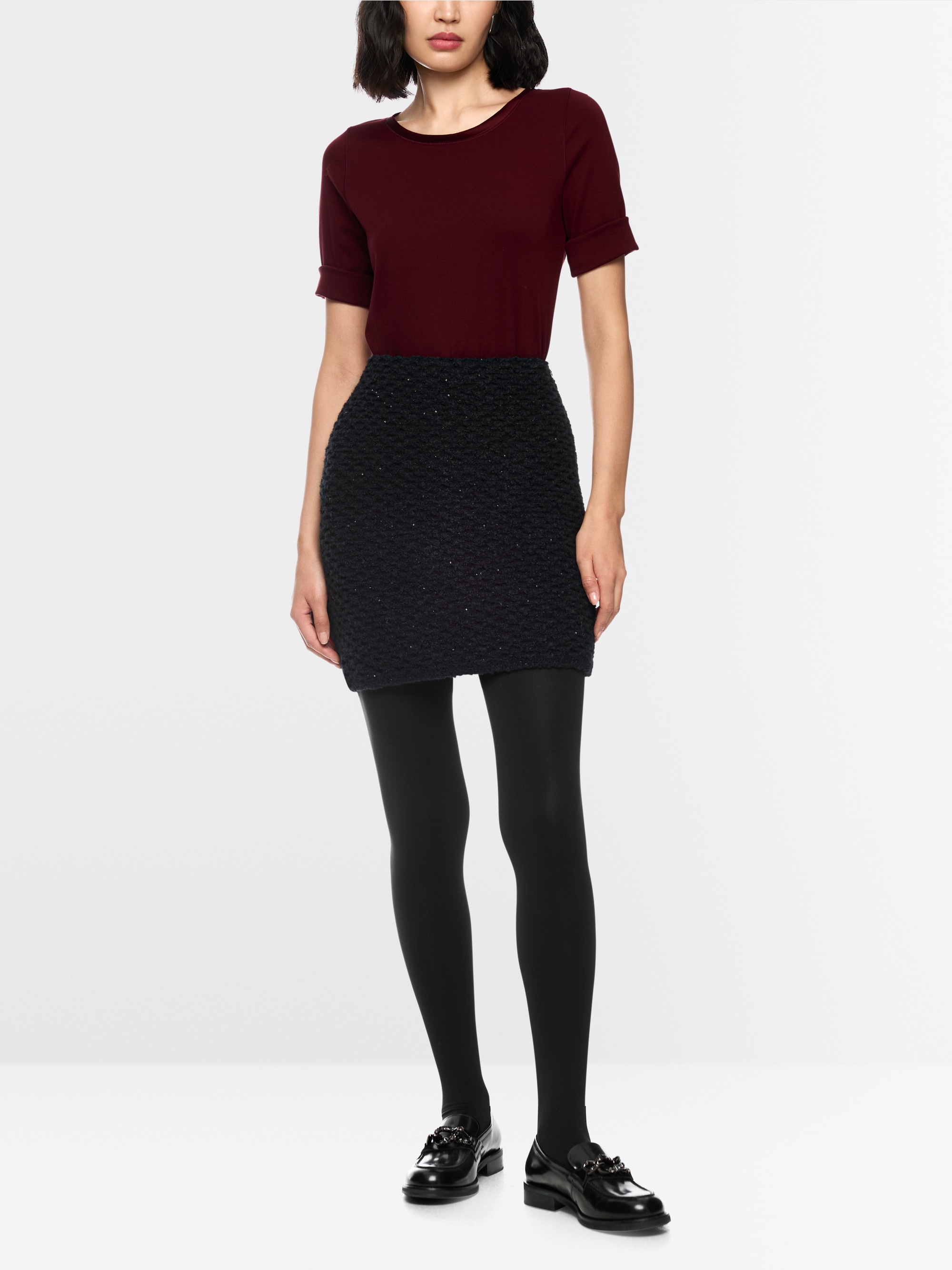 Knitted in Germany figure-hugging skirt