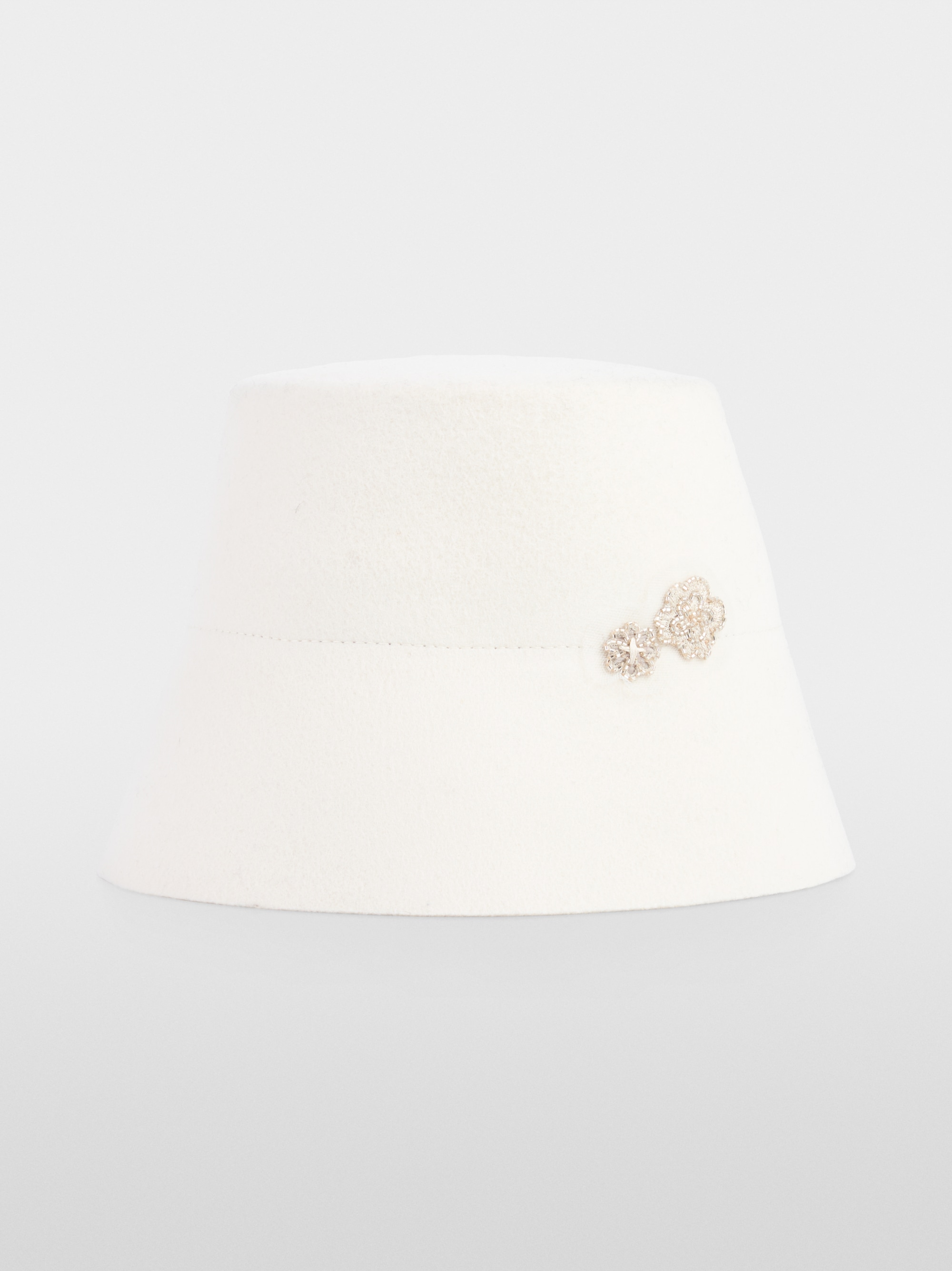 Bucket hat met bloemenapplicatie