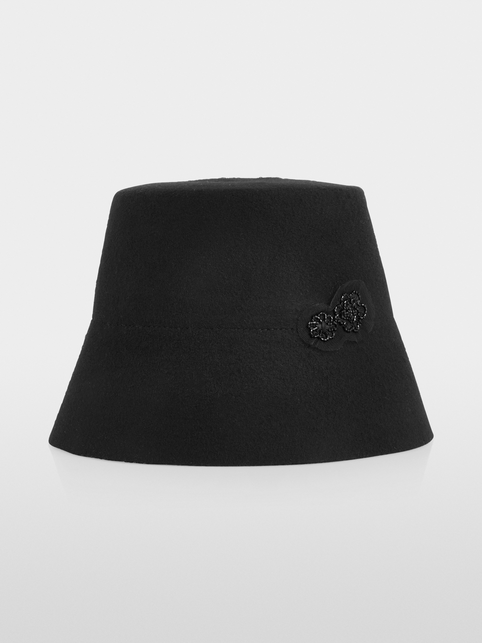 Bucket hat met bloemenapplicatie