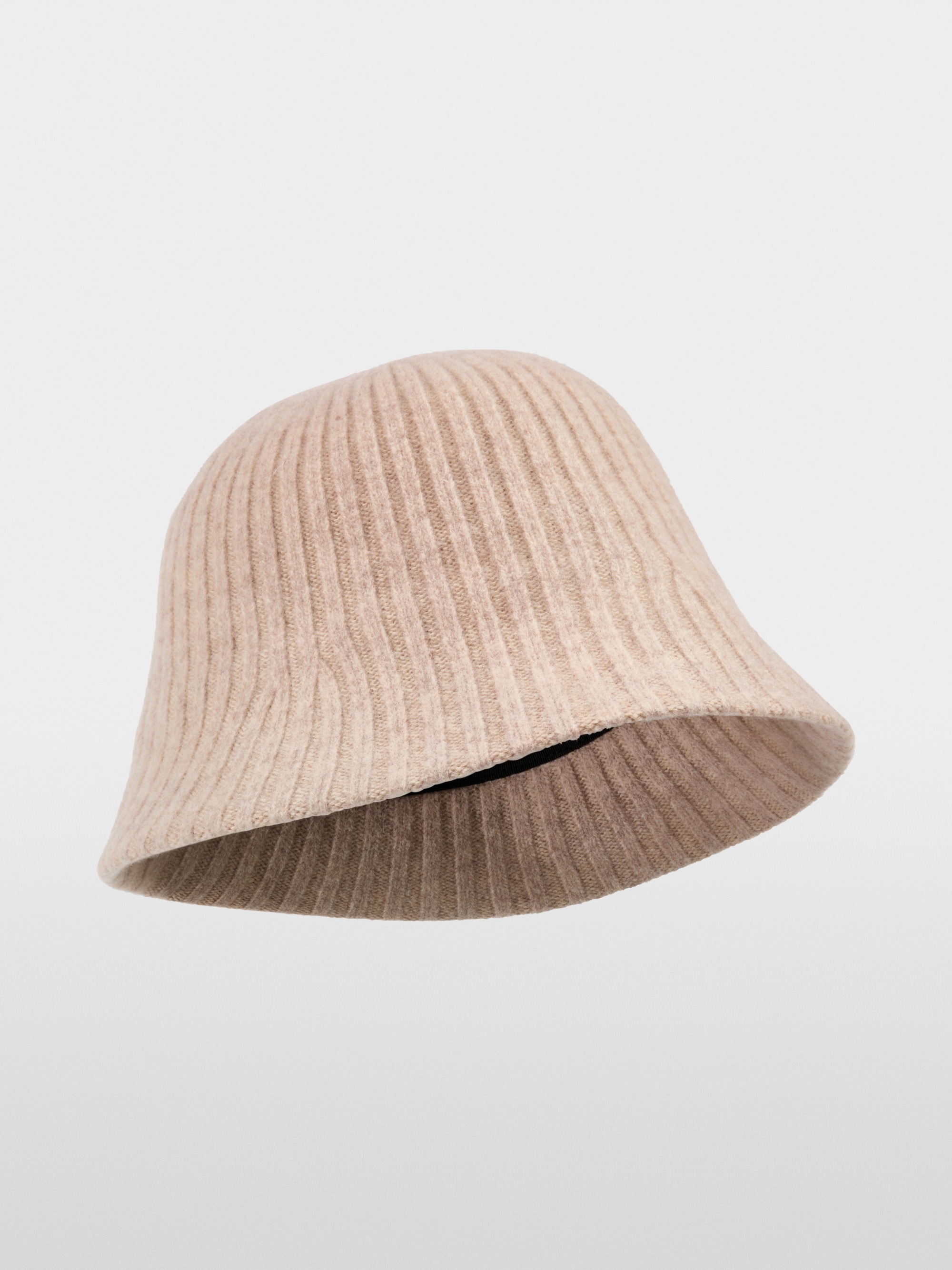 Bonnet tricoté en laine mélangée