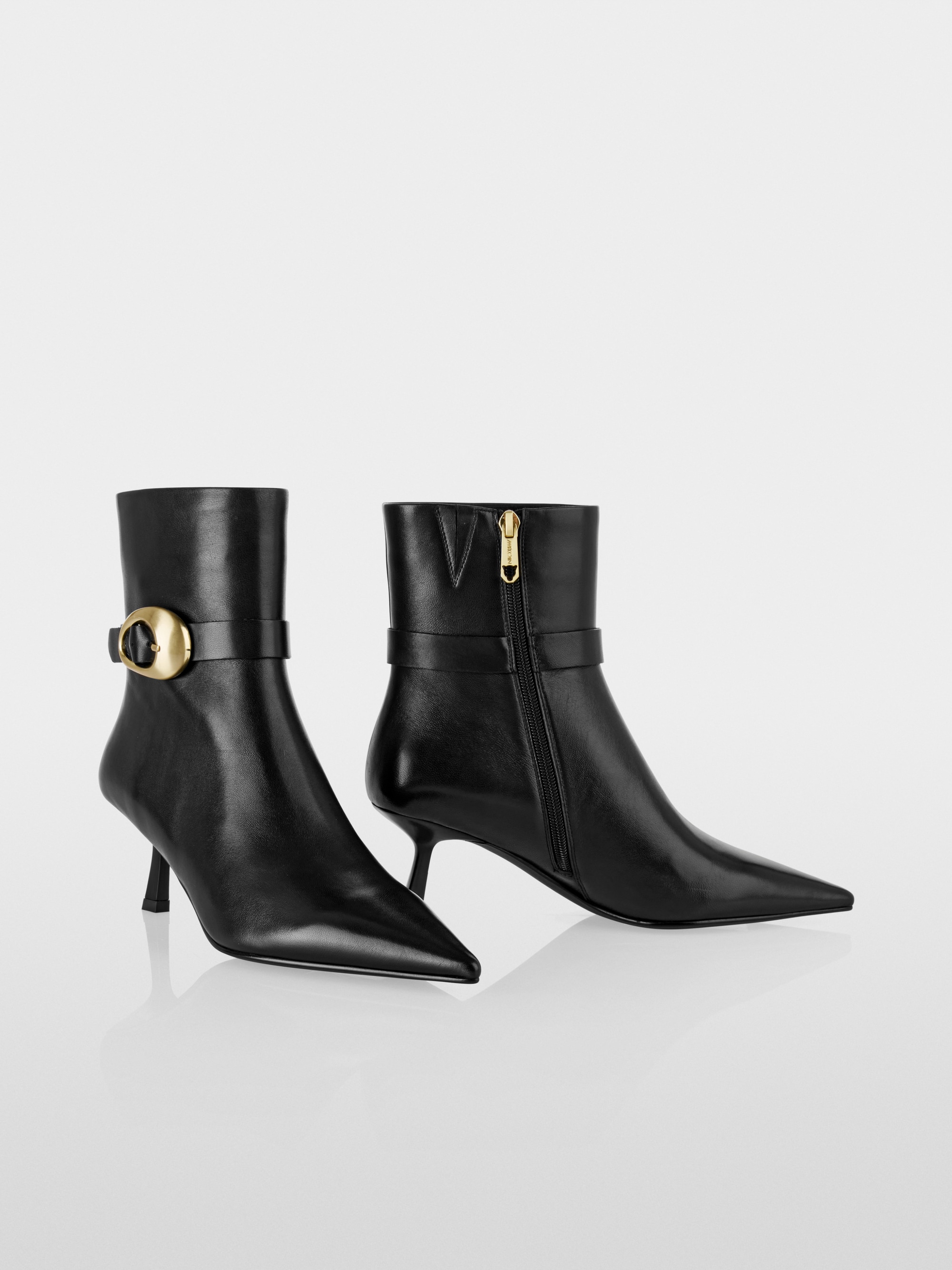 Bottines à boucle dorée