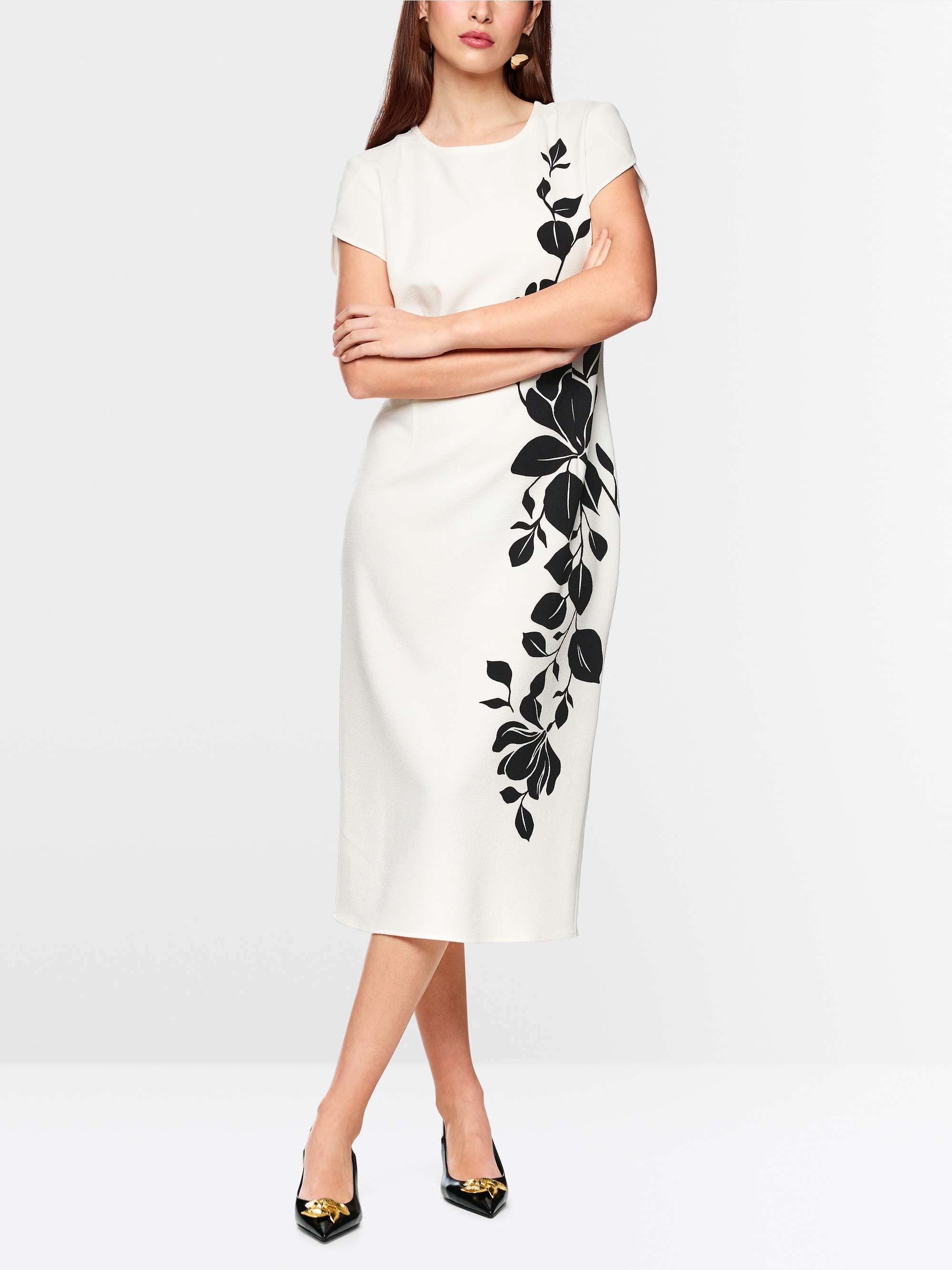 Elegant dress with floral print